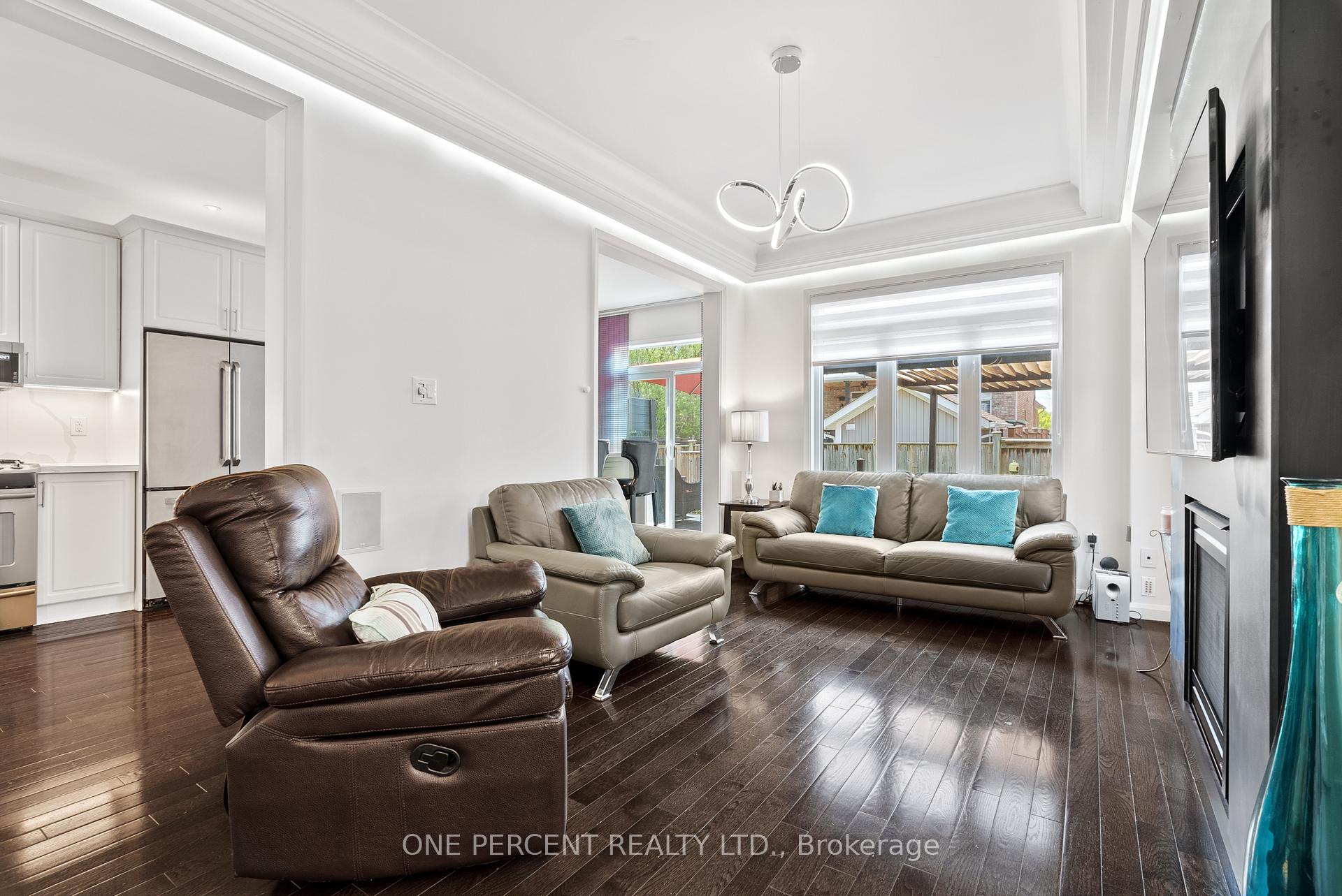 Photo 9 of 6 Duffel Crescent, Halton Hills, Georgetown — HOMEH