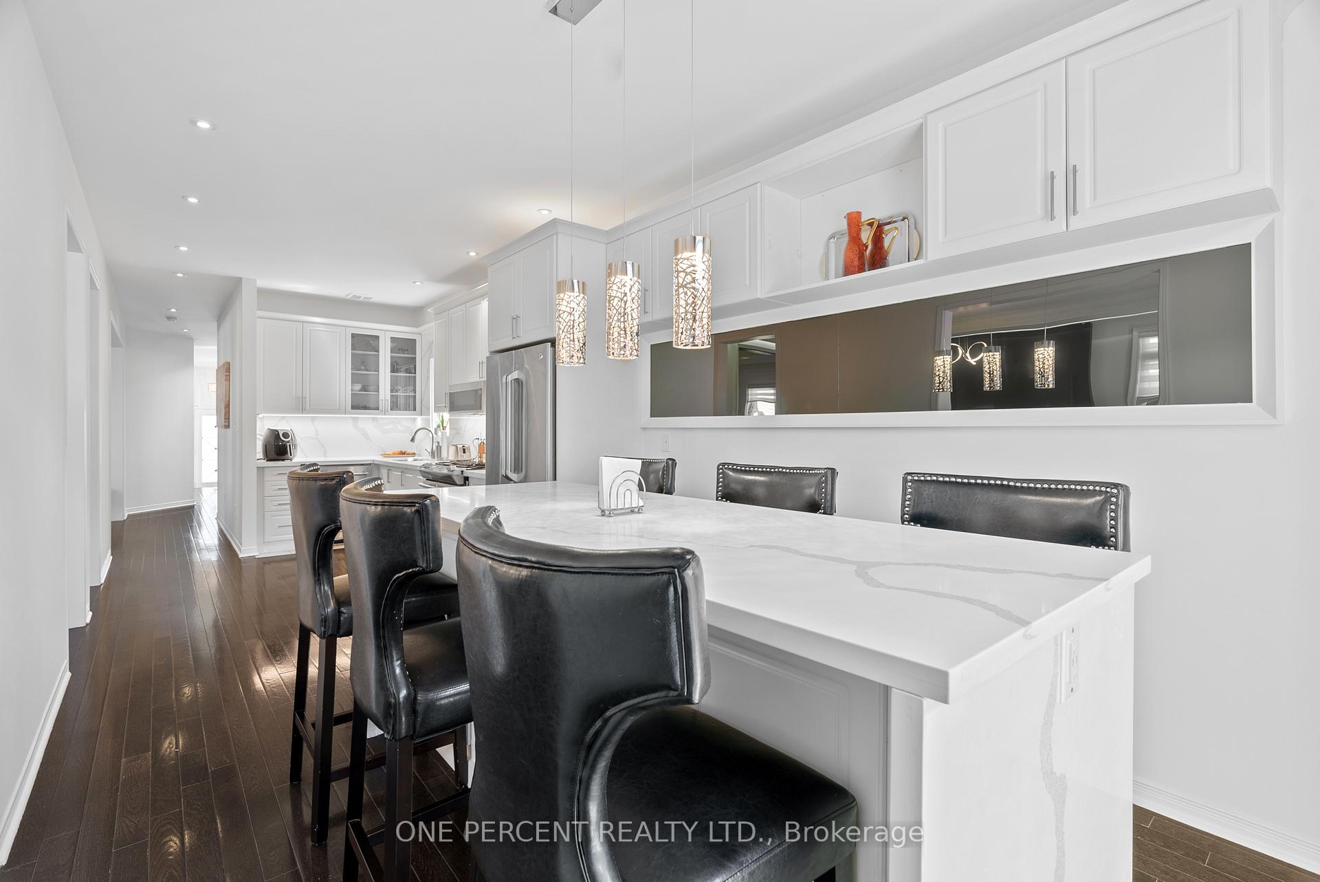 Photo 13 of 6 Duffel Crescent, Halton Hills, Georgetown — HOMEH