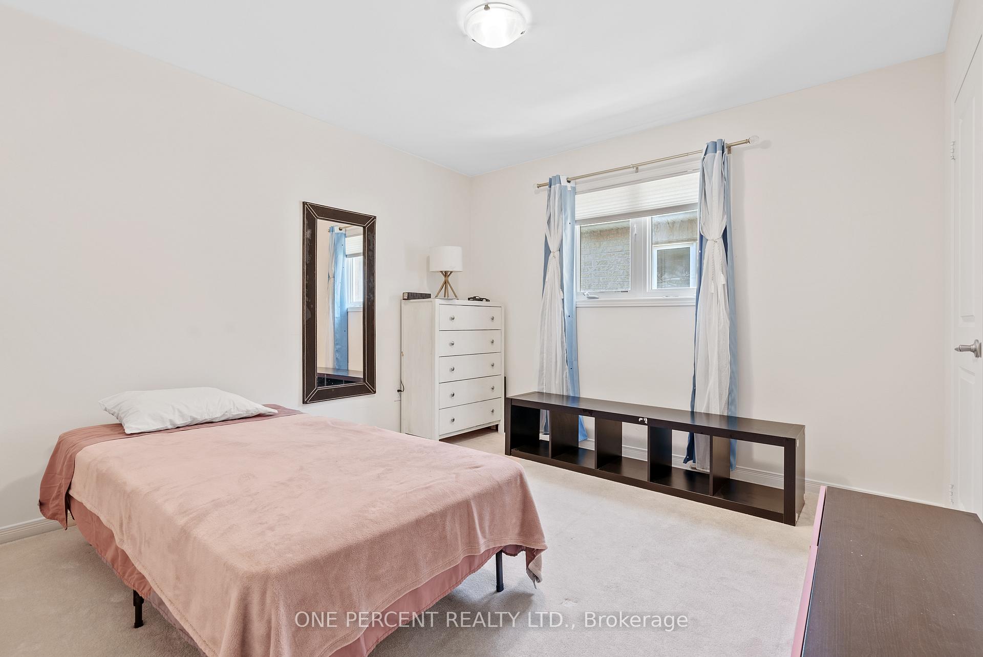 Photo 21 of 6 Duffel Crescent, Halton Hills, Georgetown — HOMEH