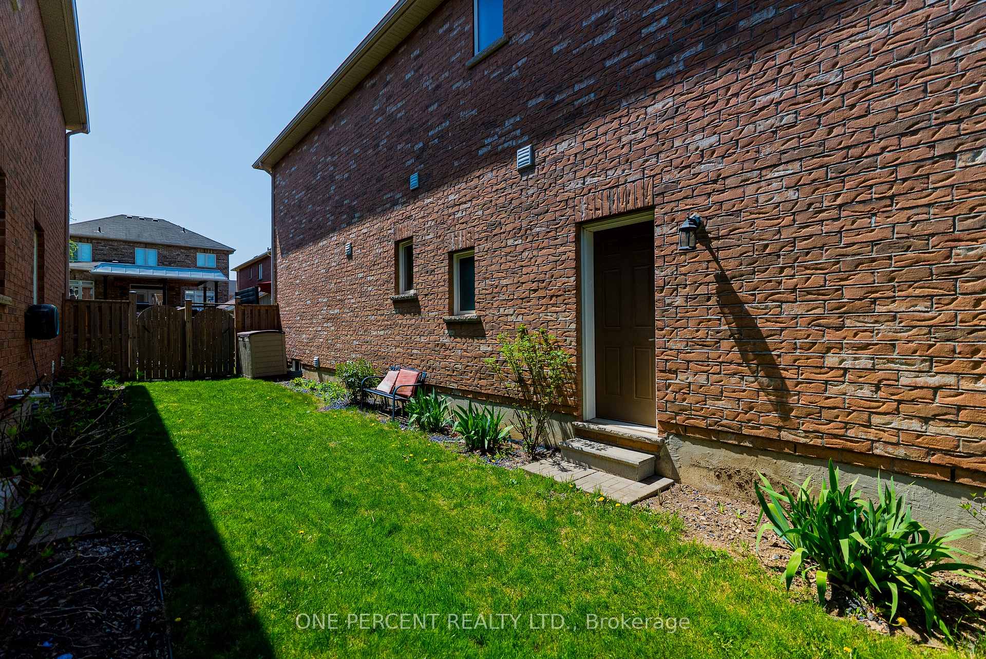 Photo 37 of 6 Duffel Crescent, Halton Hills, Georgetown — HOMEH