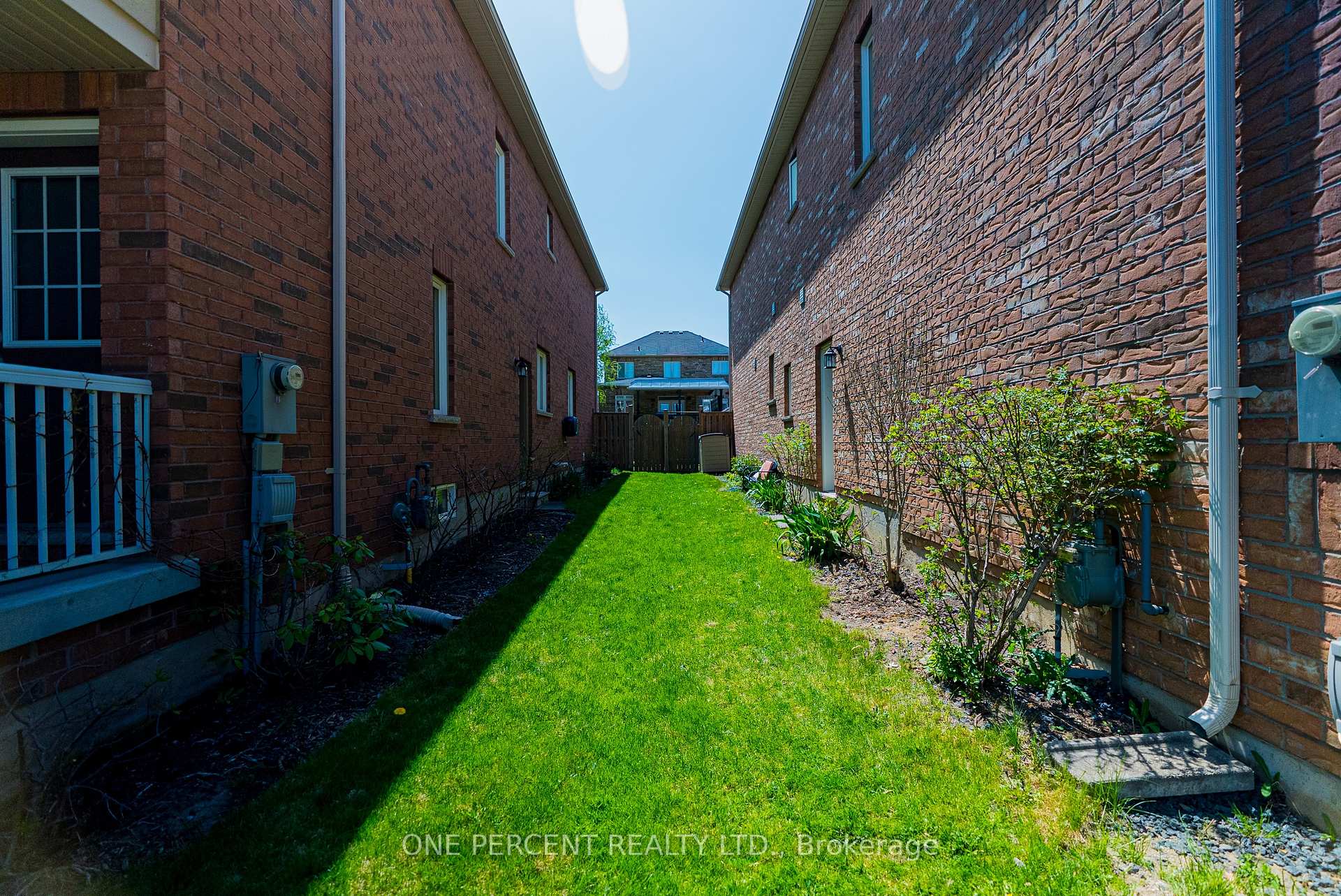 Photo 38 of 6 Duffel Crescent, Halton Hills, Georgetown — HOMEH