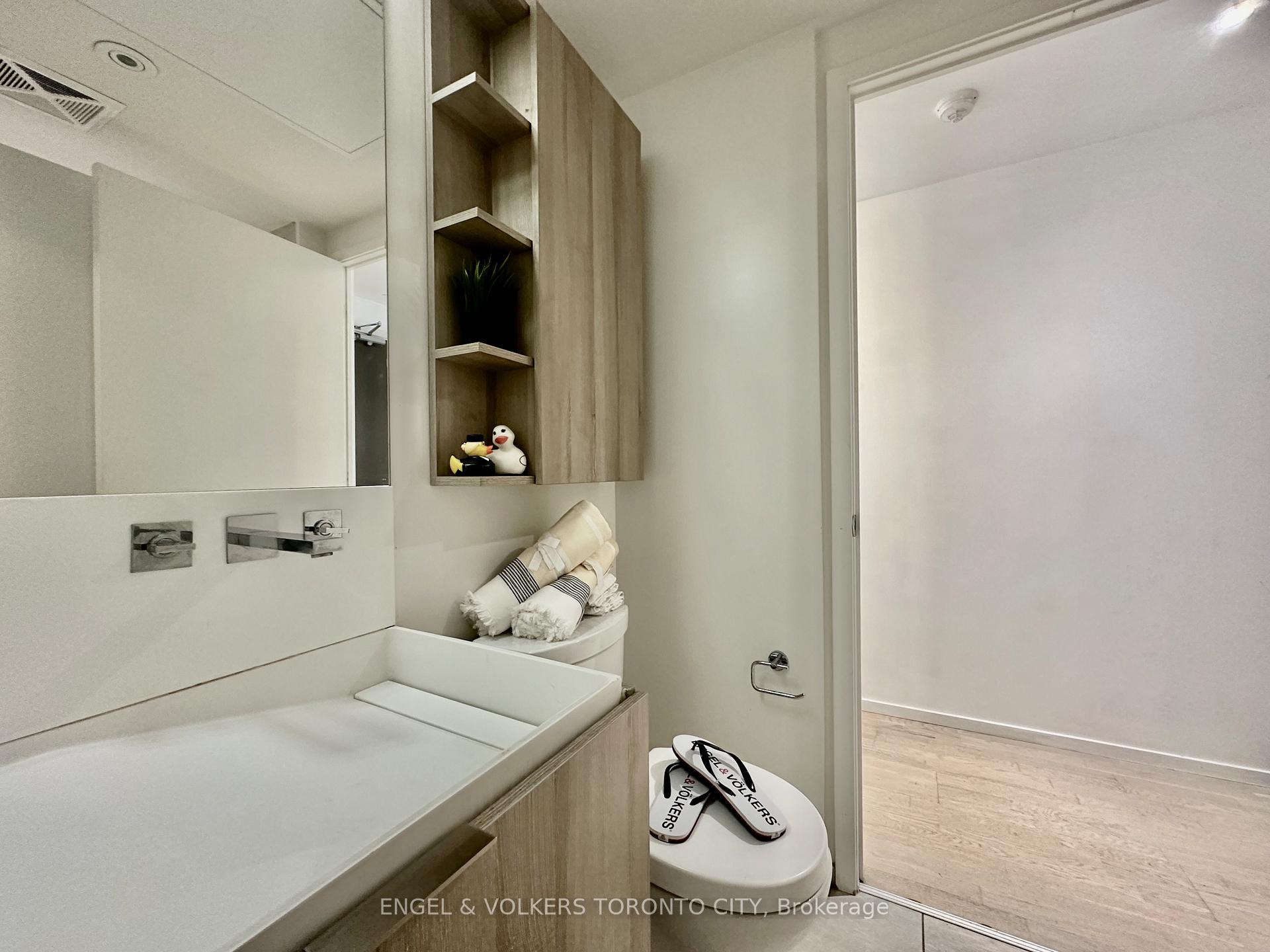 Photo 5 of Unit 720, 101 Charles Street E, Toronto, Church-Yonge Corridor — HOMEH