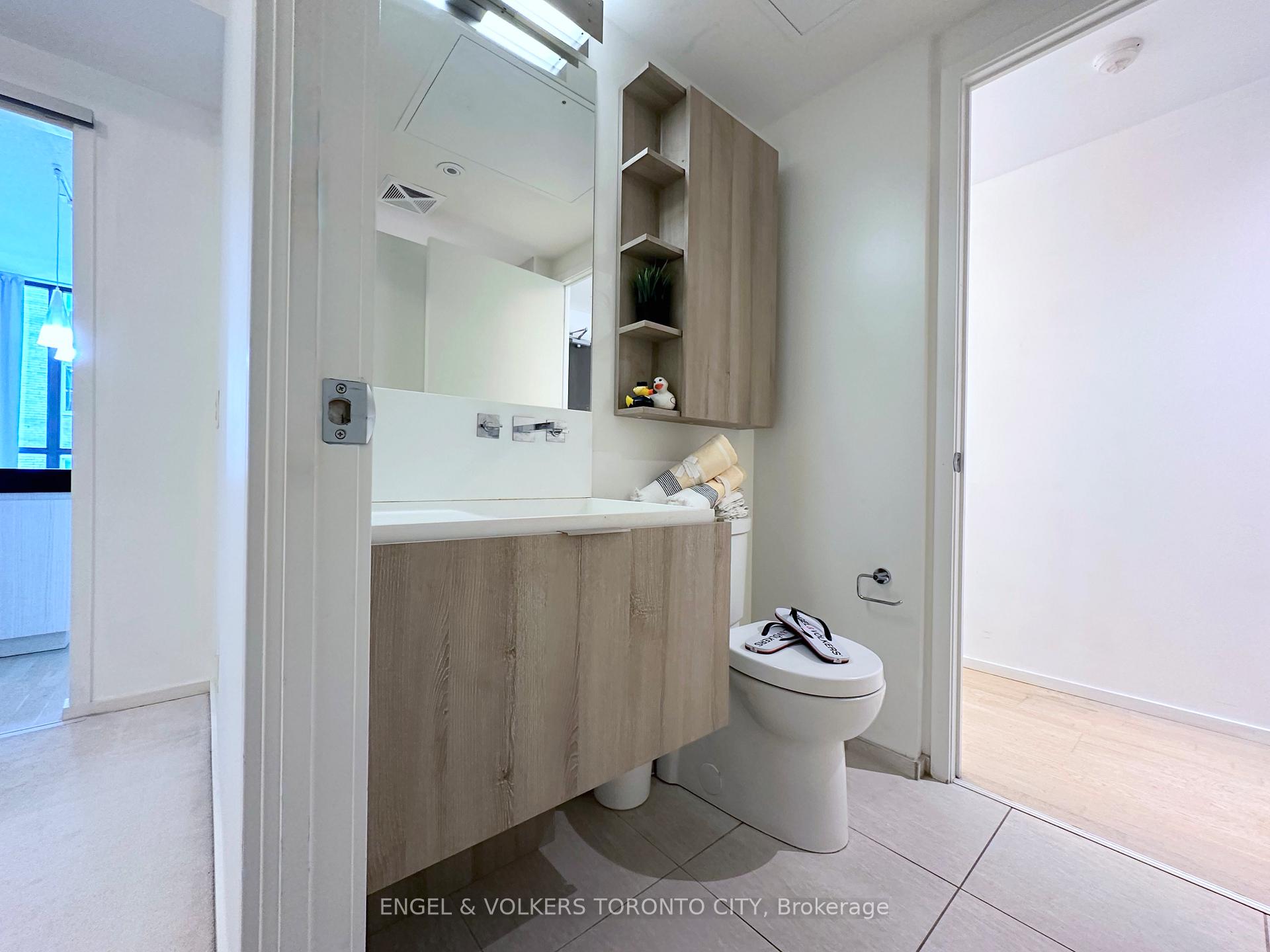 Photo 7 of Unit 720, 101 Charles Street E, Toronto, Church-Yonge Corridor — HOMEH