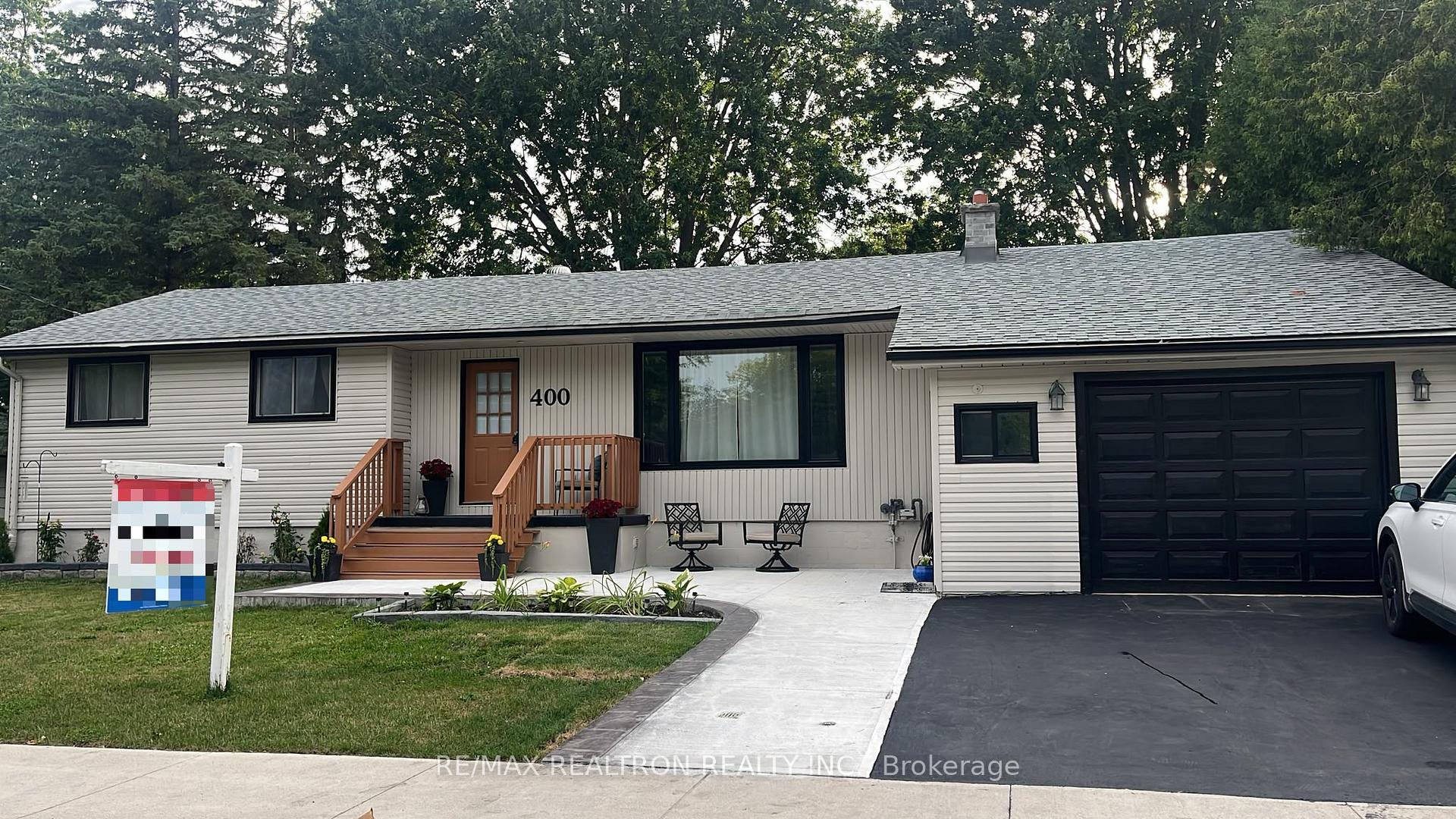 Photo 2 of 400 Dayfoot Street, New Tecumseth, Beeton — HOMEH