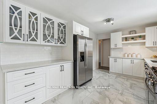 Photo 9 of 400 Dayfoot Street, New Tecumseth, Beeton — HOMEH
