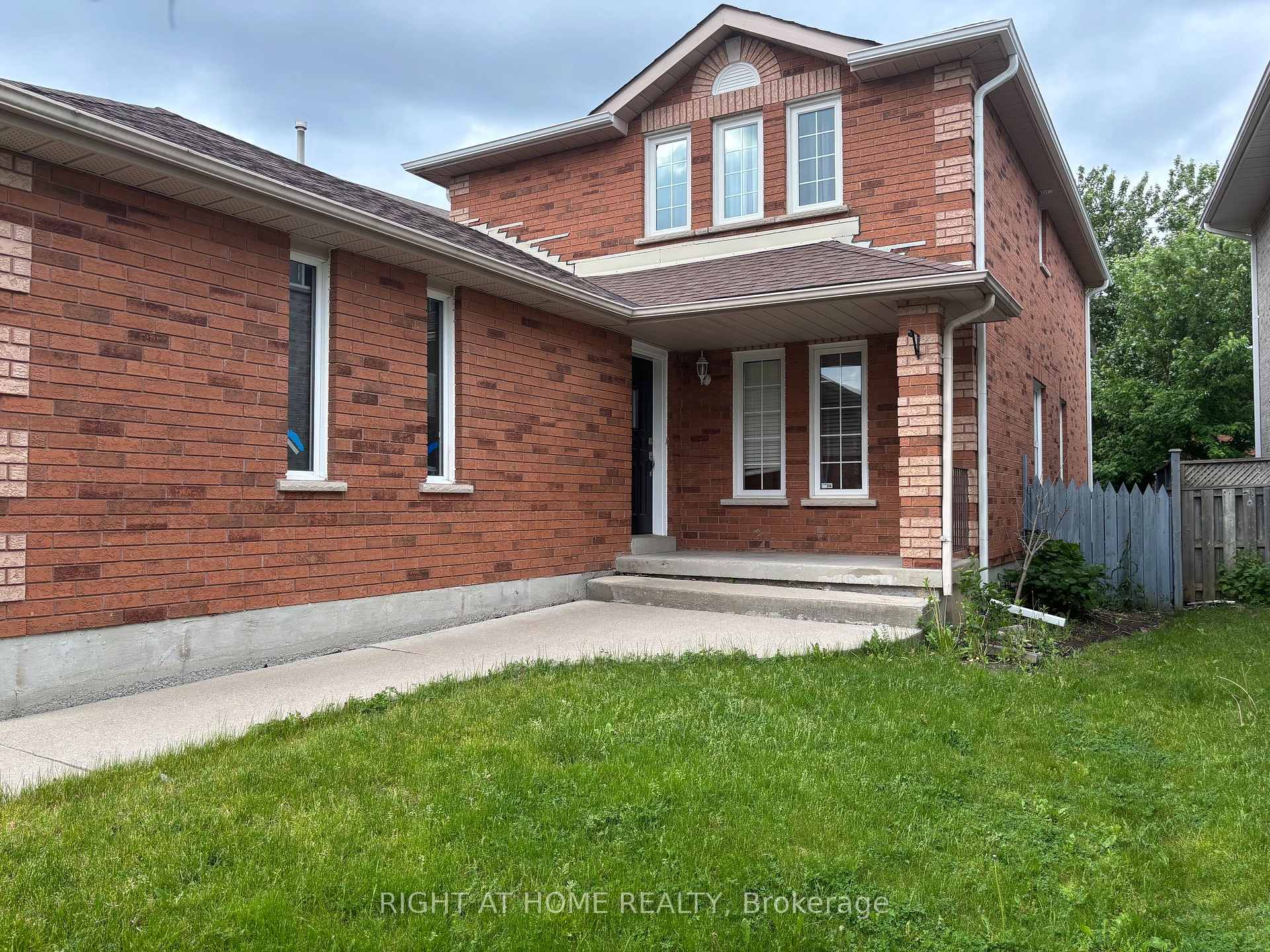 Photo 2 of 99 Widgeon Street, Barrie, Painswick South — HOMEH