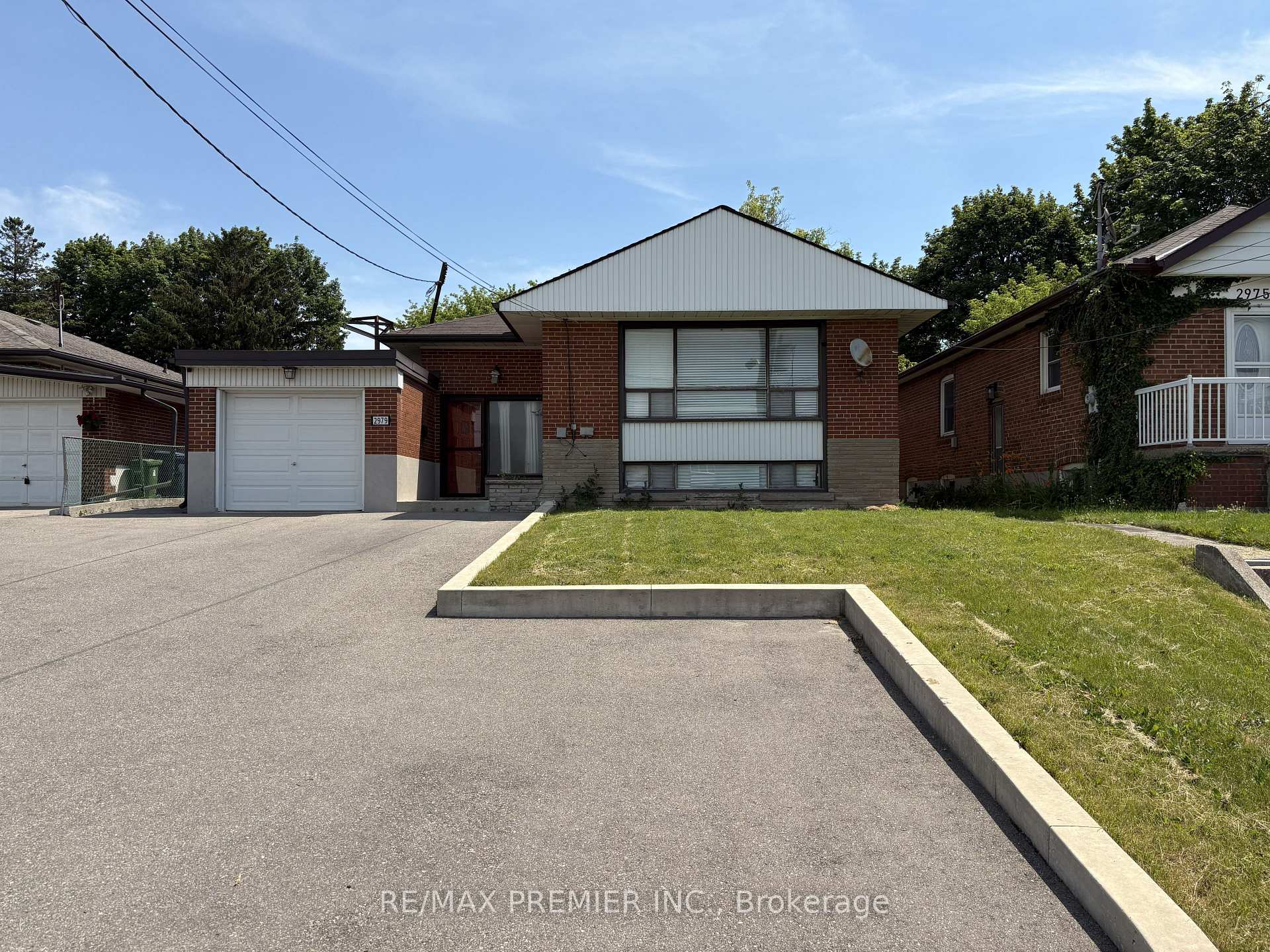 Photo 1 of 2979 Weston Road, North York, Humberlea-Pelmo Park — HOMEH