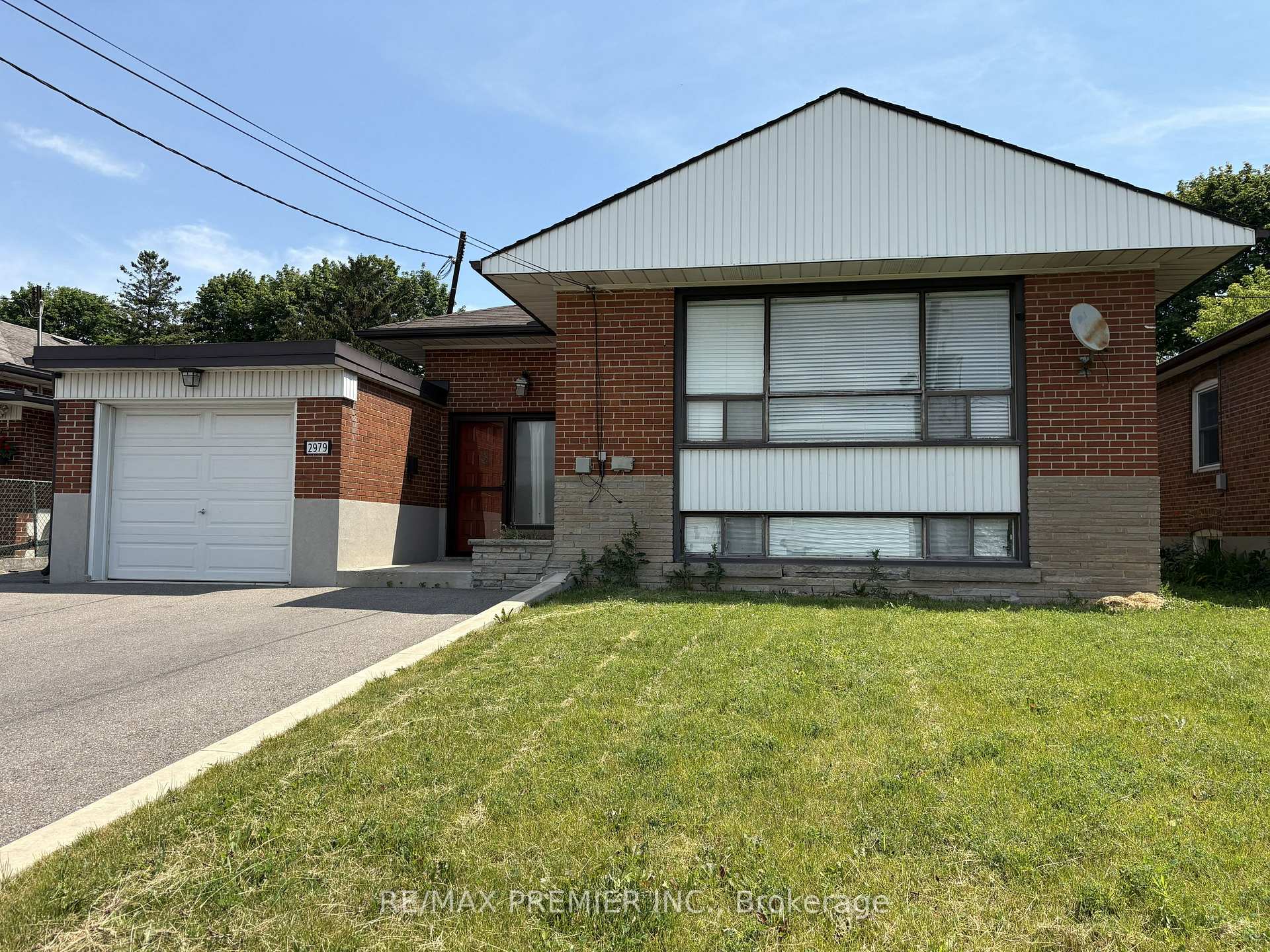 Photo 2 of 2979 Weston Road, North York, Humberlea-Pelmo Park — HOMEH
