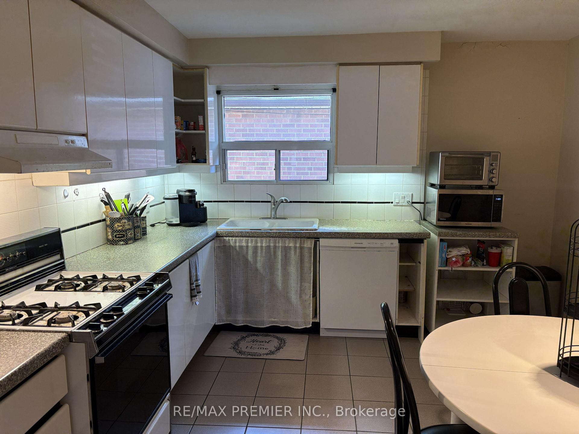 Photo 9 of 2979 Weston Road, North York, Humberlea-Pelmo Park — HOMEH