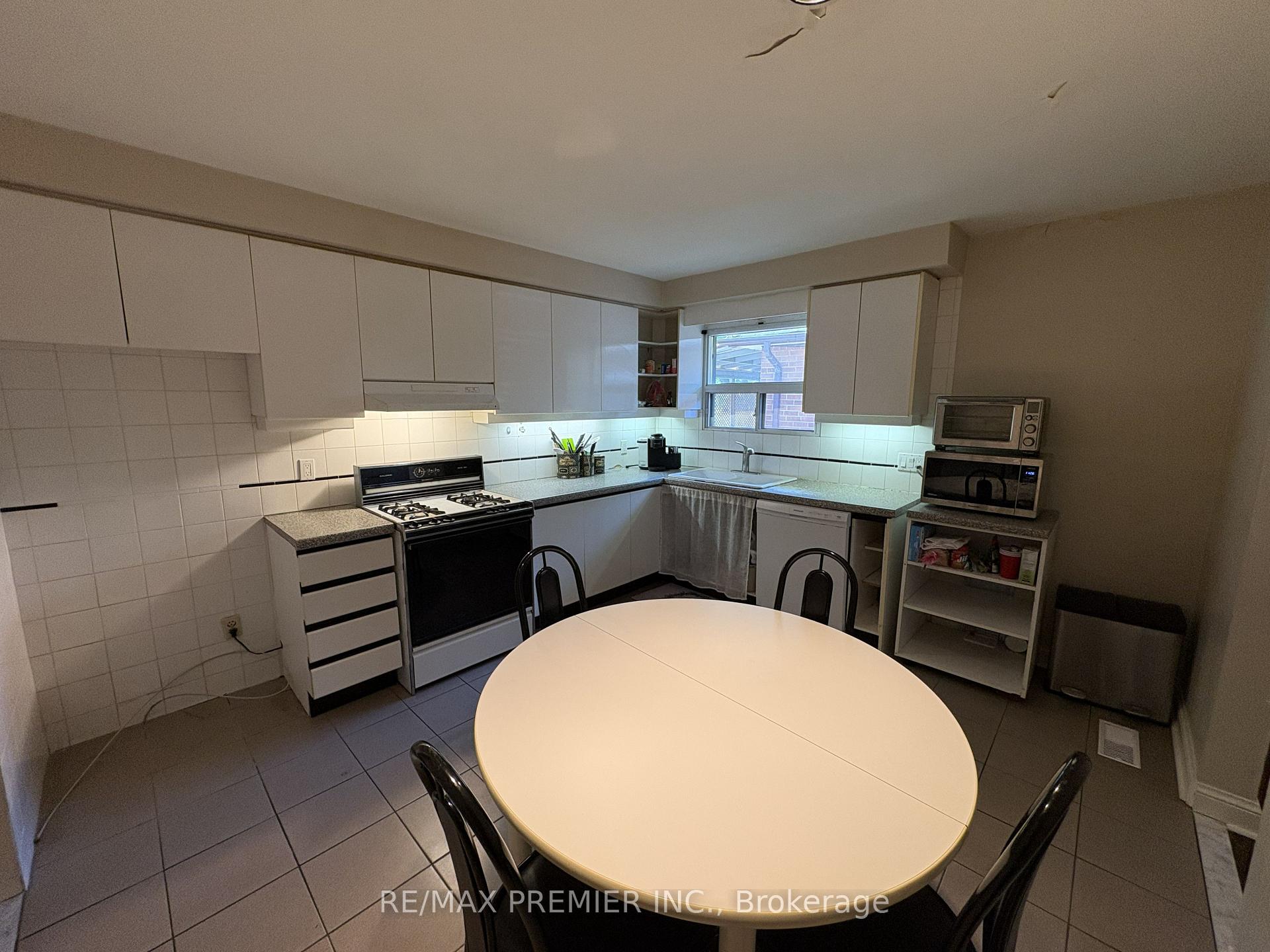 Photo 12 of 2979 Weston Road, North York, Humberlea-Pelmo Park — HOMEH