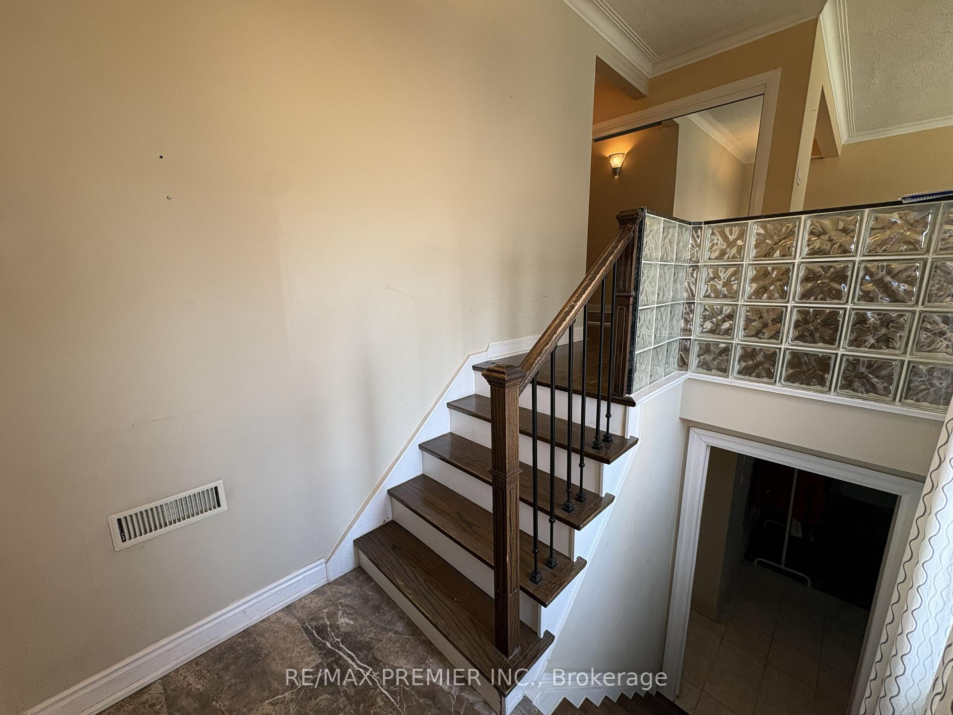 Photo 19 of 2979 Weston Road, North York, Humberlea-Pelmo Park — HOMEH