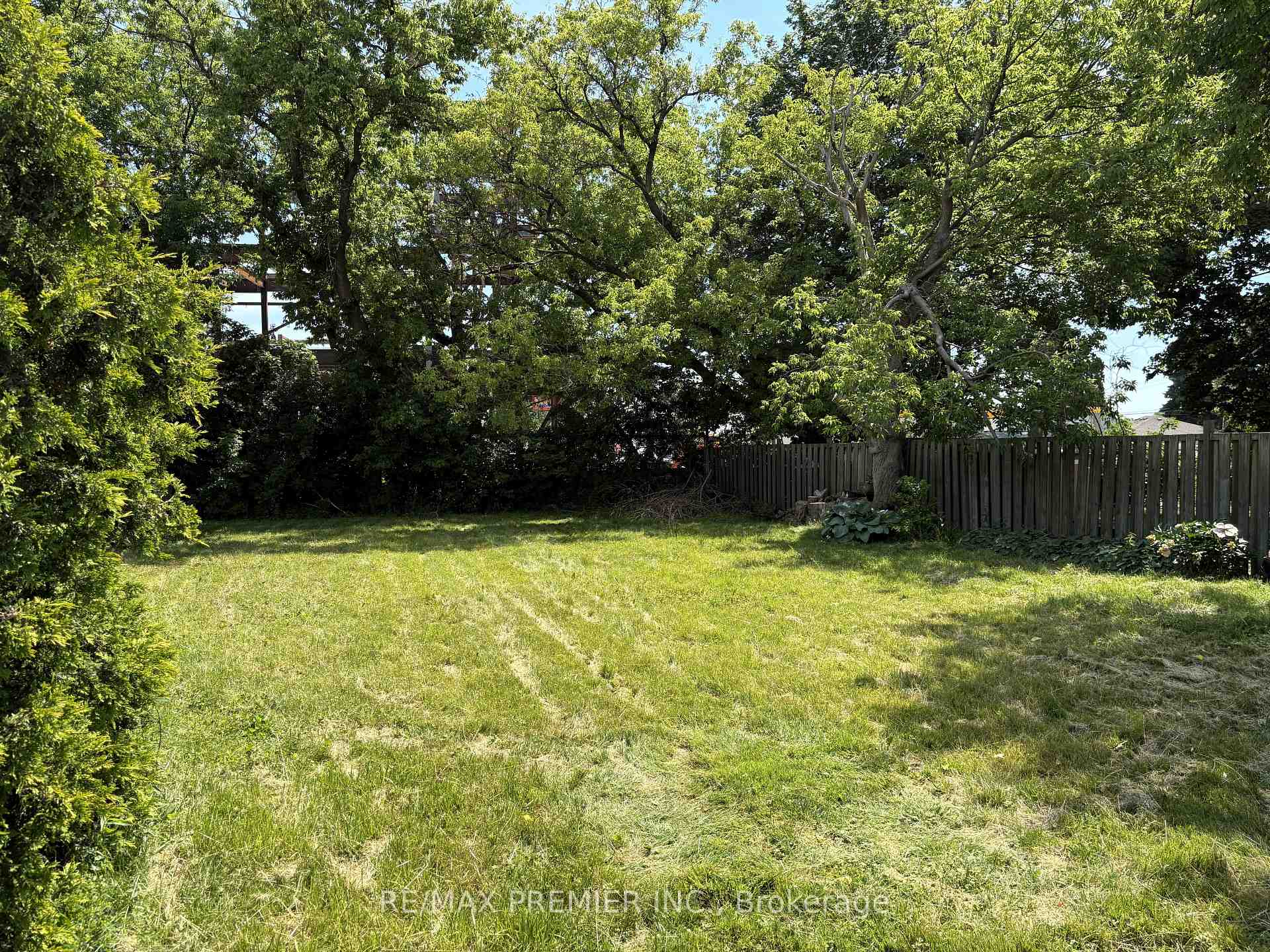 Photo 27 of 2979 Weston Road, North York, Humberlea-Pelmo Park — HOMEH