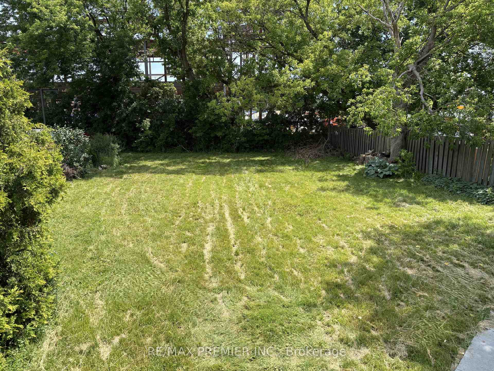 Photo 28 of 2979 Weston Road, North York, Humberlea-Pelmo Park — HOMEH