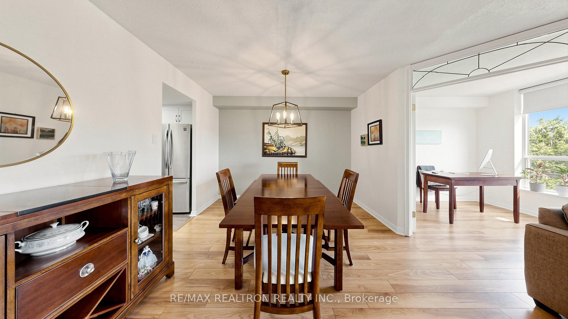 Photo 12 of 14924 Yonge Street, Aurora, Aurora Highlands — HOMEH