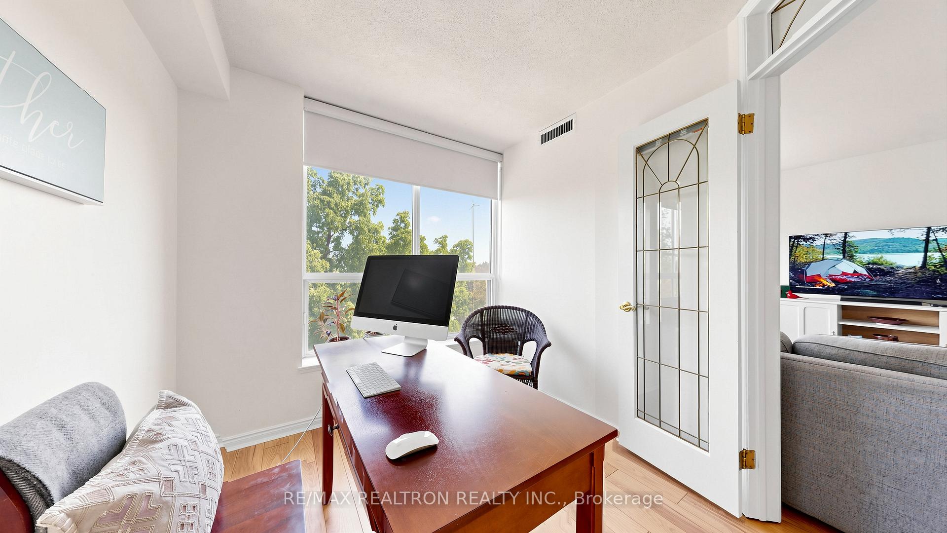 Photo 14 of 14924 Yonge Street, Aurora, Aurora Highlands — HOMEH