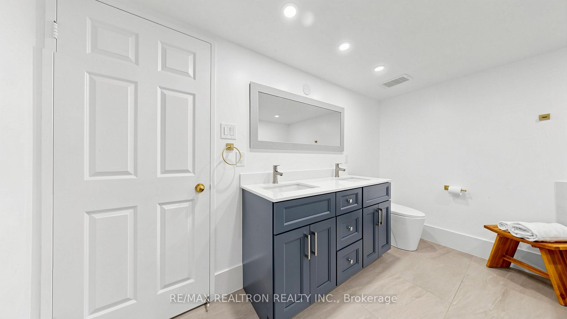 Photo 18 of 14924 Yonge Street, Aurora, Aurora Highlands — HOMEH