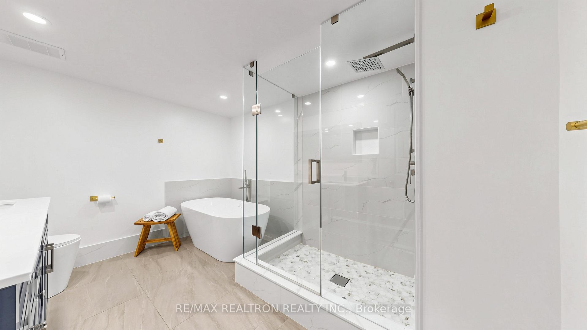 Photo 19 of 14924 Yonge Street, Aurora, Aurora Highlands — HOMEH