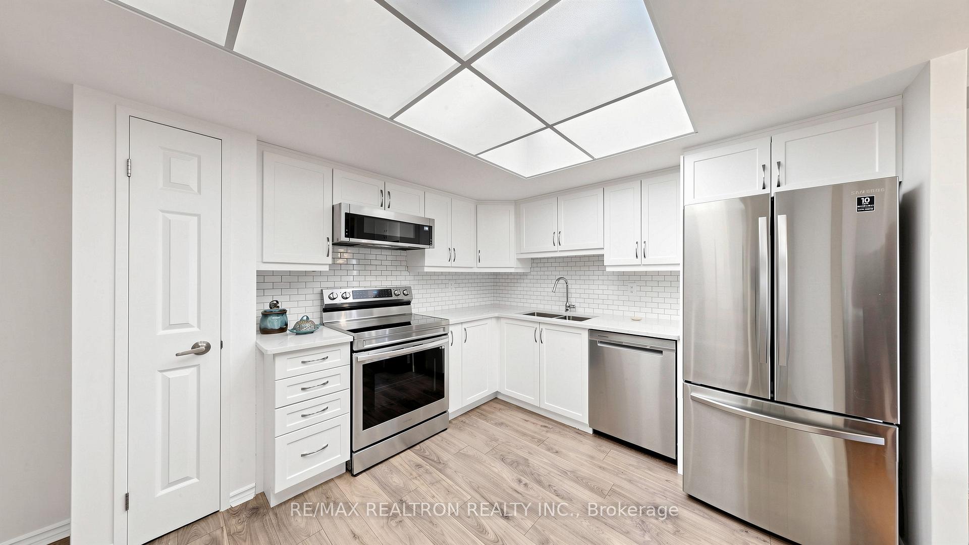 Photo 20 of 14924 Yonge Street, Aurora, Aurora Highlands — HOMEH