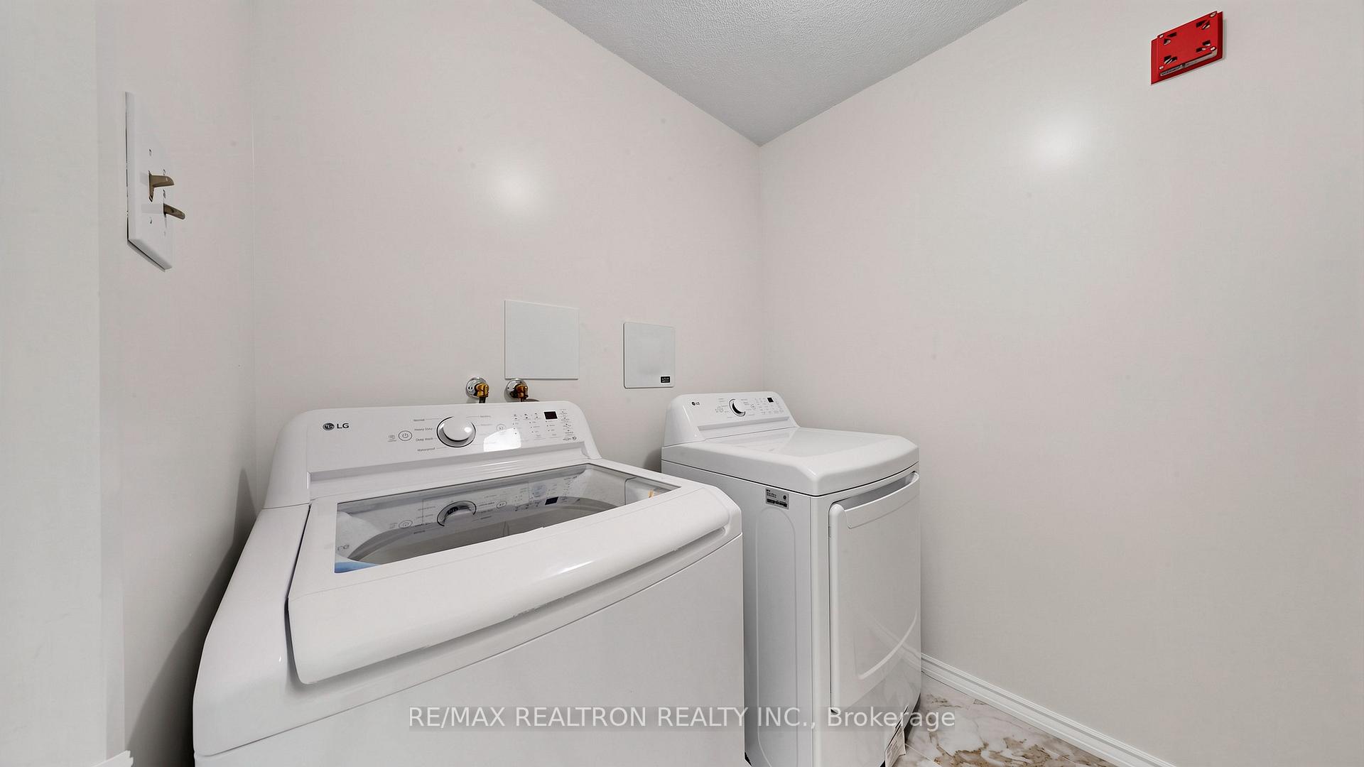 Photo 22 of 14924 Yonge Street, Aurora, Aurora Highlands — HOMEH
