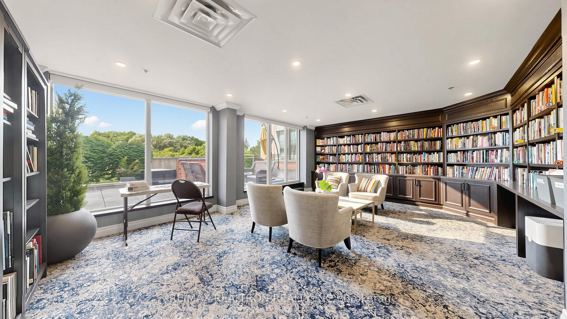 Photo 24 of 14924 Yonge Street, Aurora, Aurora Highlands — HOMEH