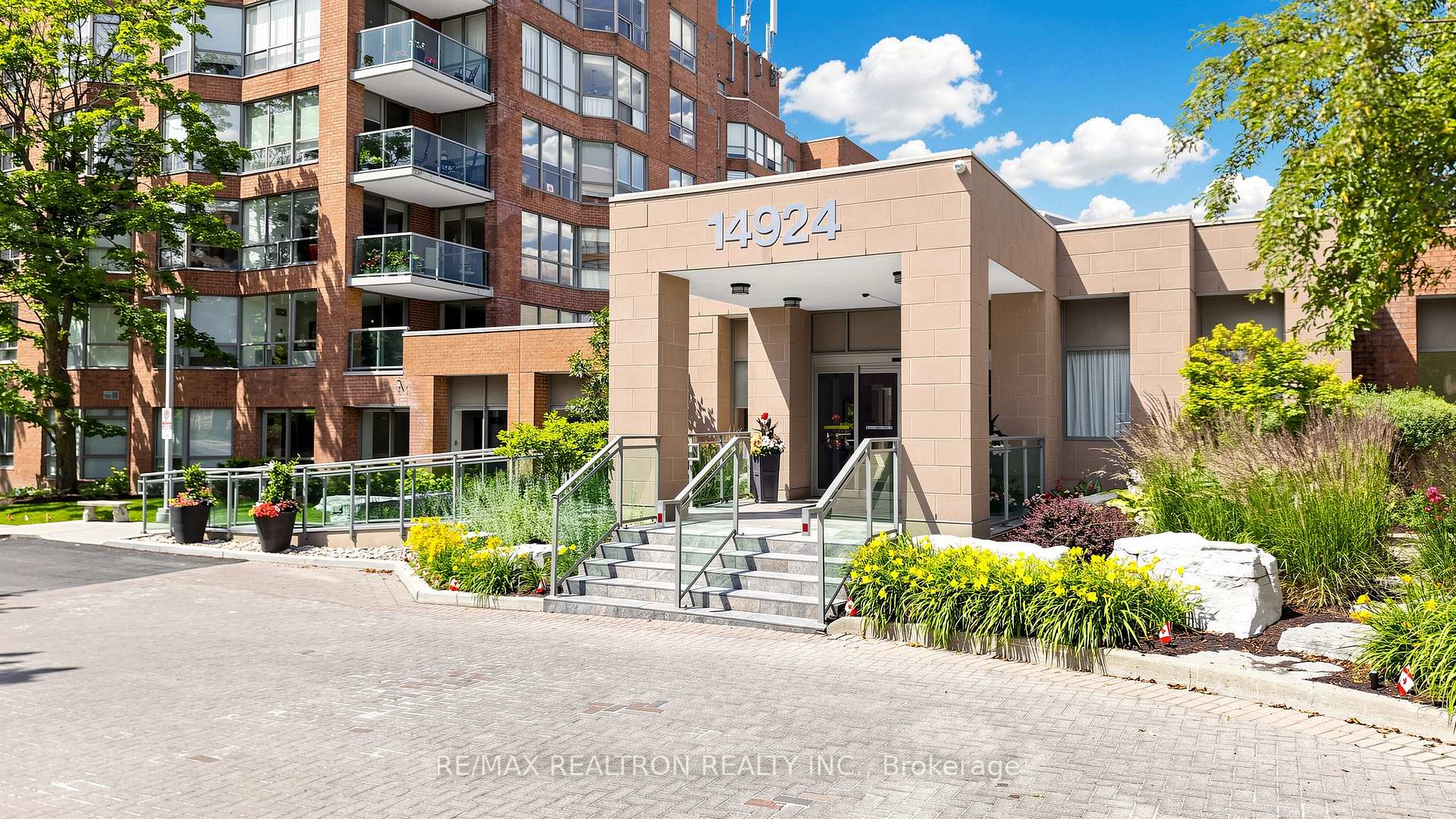 Photo 29 of 14924 Yonge Street, Aurora, Aurora Highlands — HOMEH