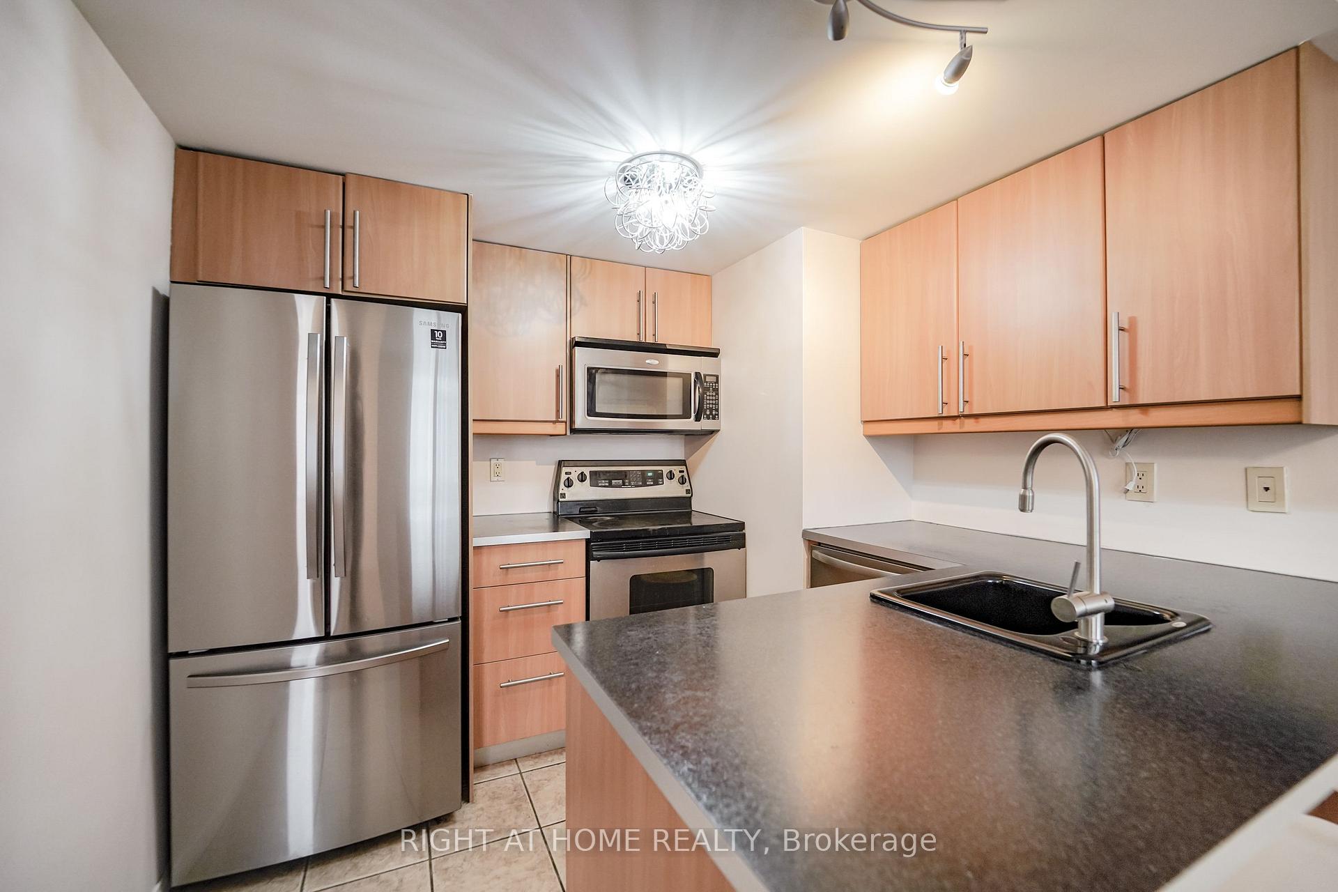 Photo 13 of Unit 22, 108 Redpath Avenue, Toronto, Mount Pleasant West — HOMEH