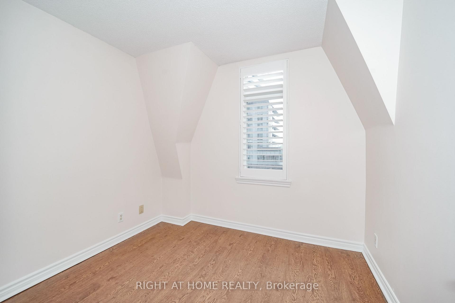 Photo 17 of Unit 22, 108 Redpath Avenue, Toronto, Mount Pleasant West — HOMEH