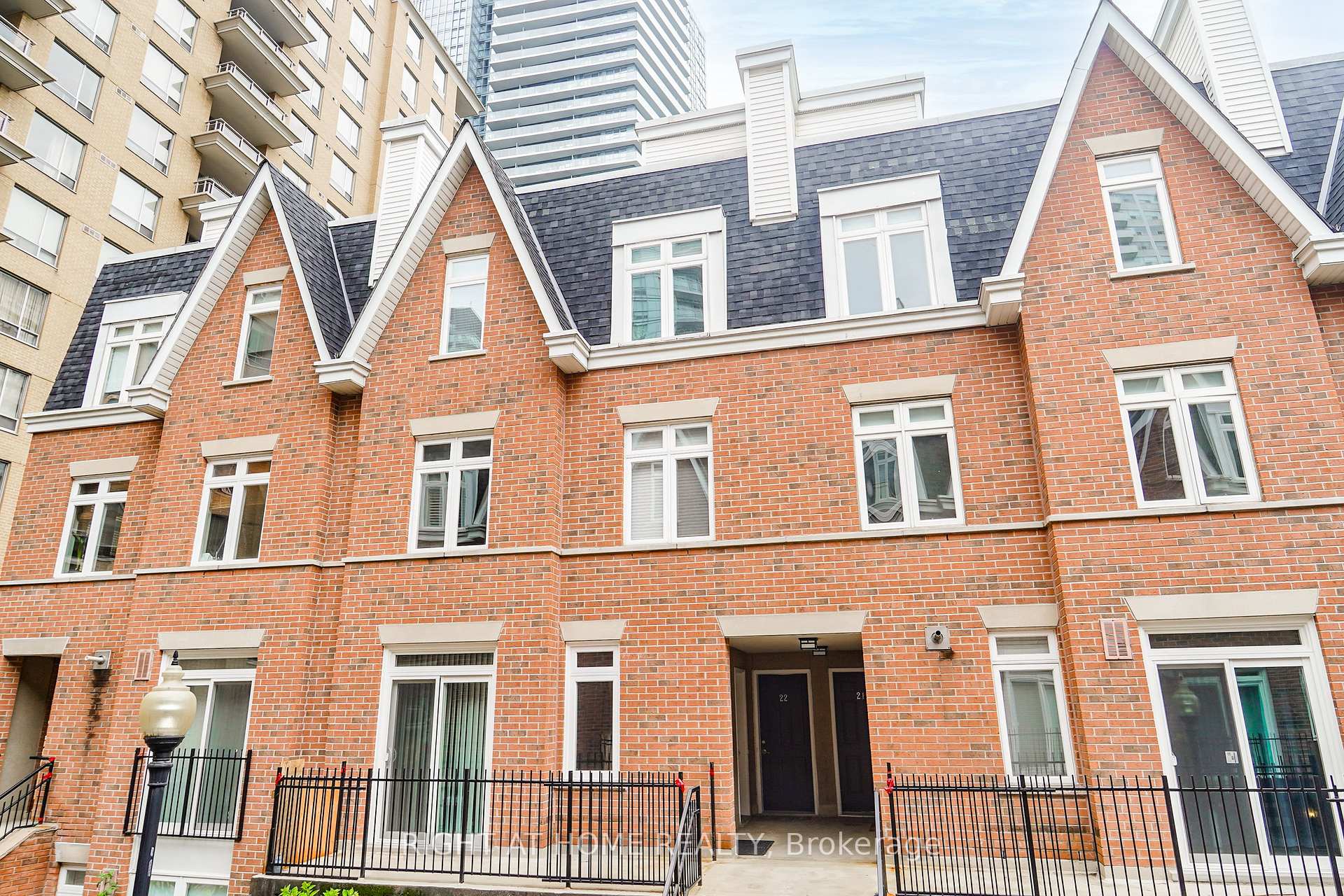 Photo 25 of Unit 22, 108 Redpath Avenue, Toronto, Mount Pleasant West — HOMEH
