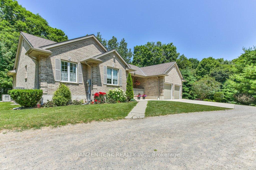 Photo 6 of 5757 Carter Road, Malahide, Rural Malahide — HOMEH