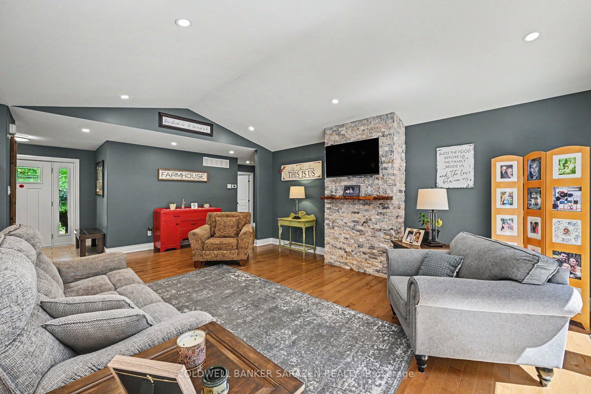 Photo 15 of 78 Deerfield Drive, McNab/Braeside, Mcnab/Braeside Twps — HOMEH