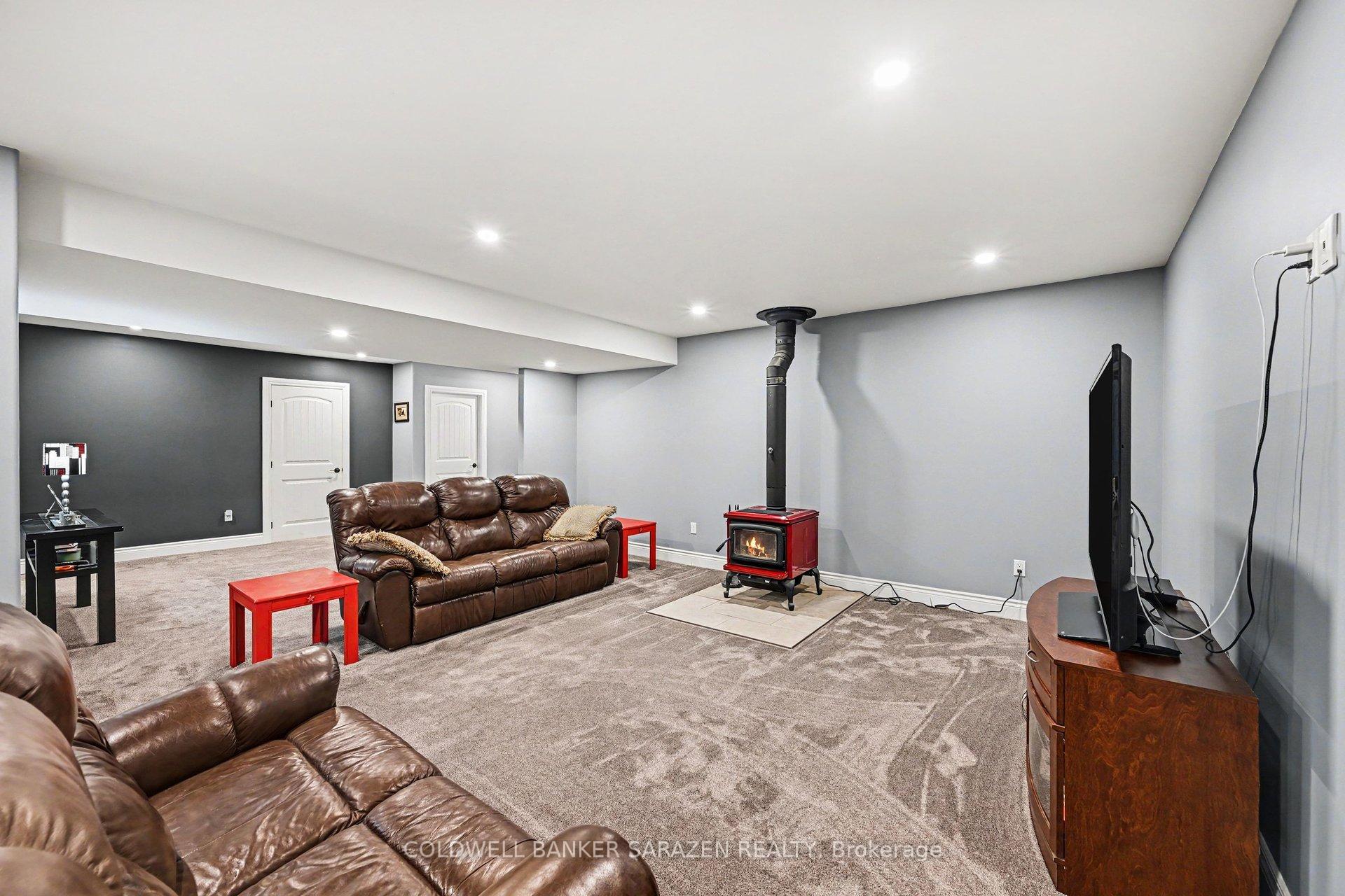 Photo 30 of 78 Deerfield Drive, McNab/Braeside, Mcnab/Braeside Twps — HOMEH