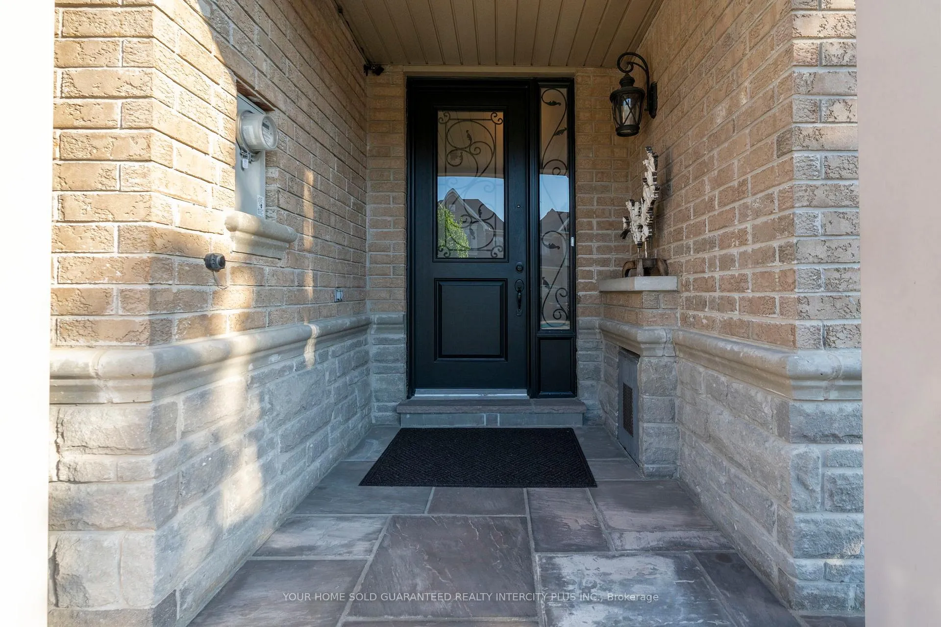 Photo 2 of 137 Lindbergh Drive, Vaughan, Vellore Village — HOMEH