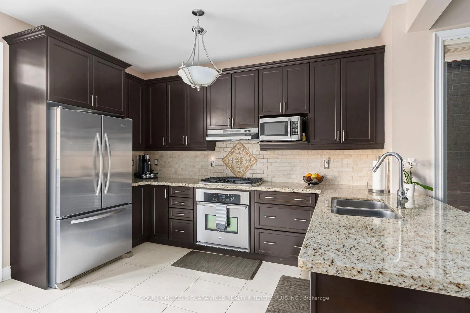 Photo 11 of 137 Lindbergh Drive, Vaughan, Vellore Village — HOMEH