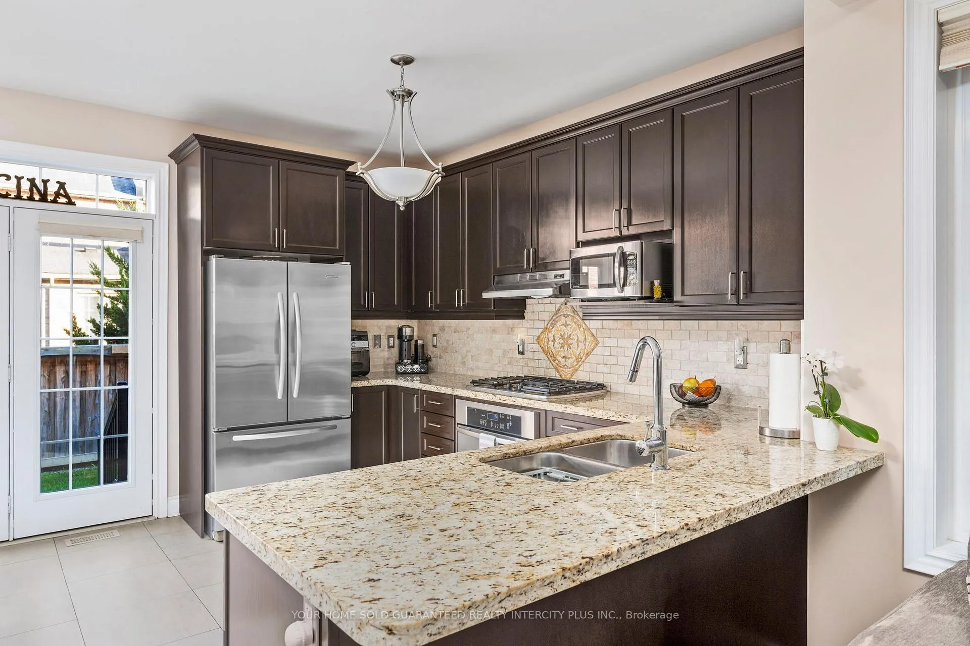 Photo 13 of 137 Lindbergh Drive, Vaughan, Vellore Village — HOMEH