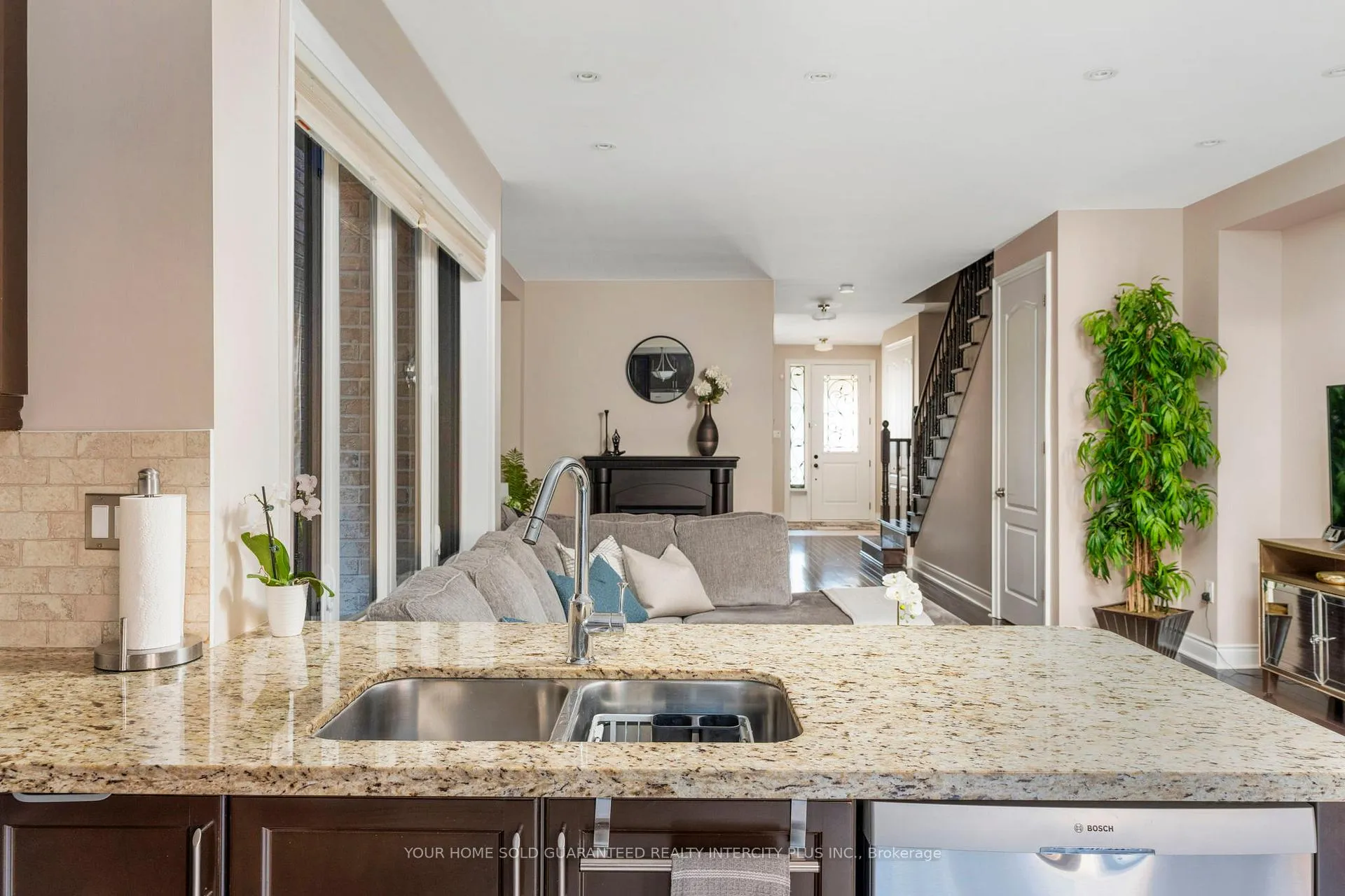 Photo 14 of 137 Lindbergh Drive, Vaughan, Vellore Village — HOMEH