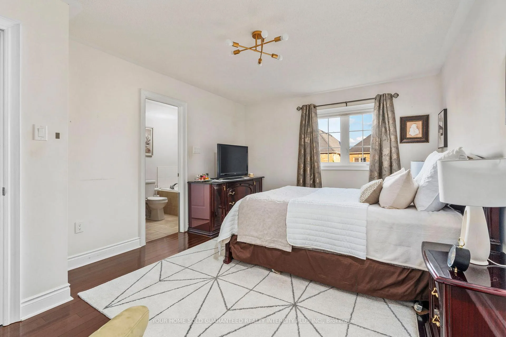 Photo 18 of 137 Lindbergh Drive, Vaughan, Vellore Village — HOMEH