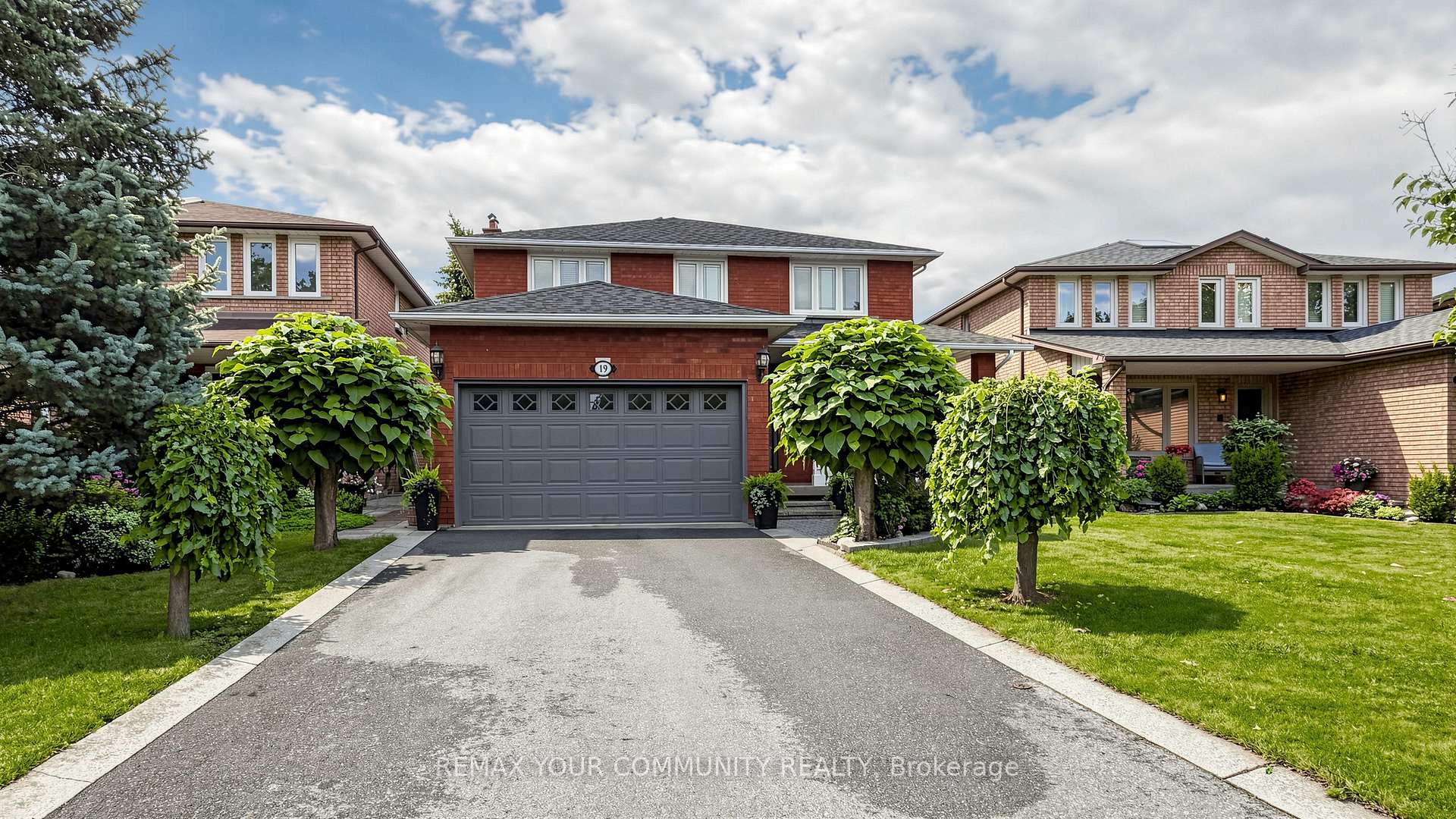 Photo 1 of 19 Ivano Mews, Vaughan, East Woodbridge — HOMEH