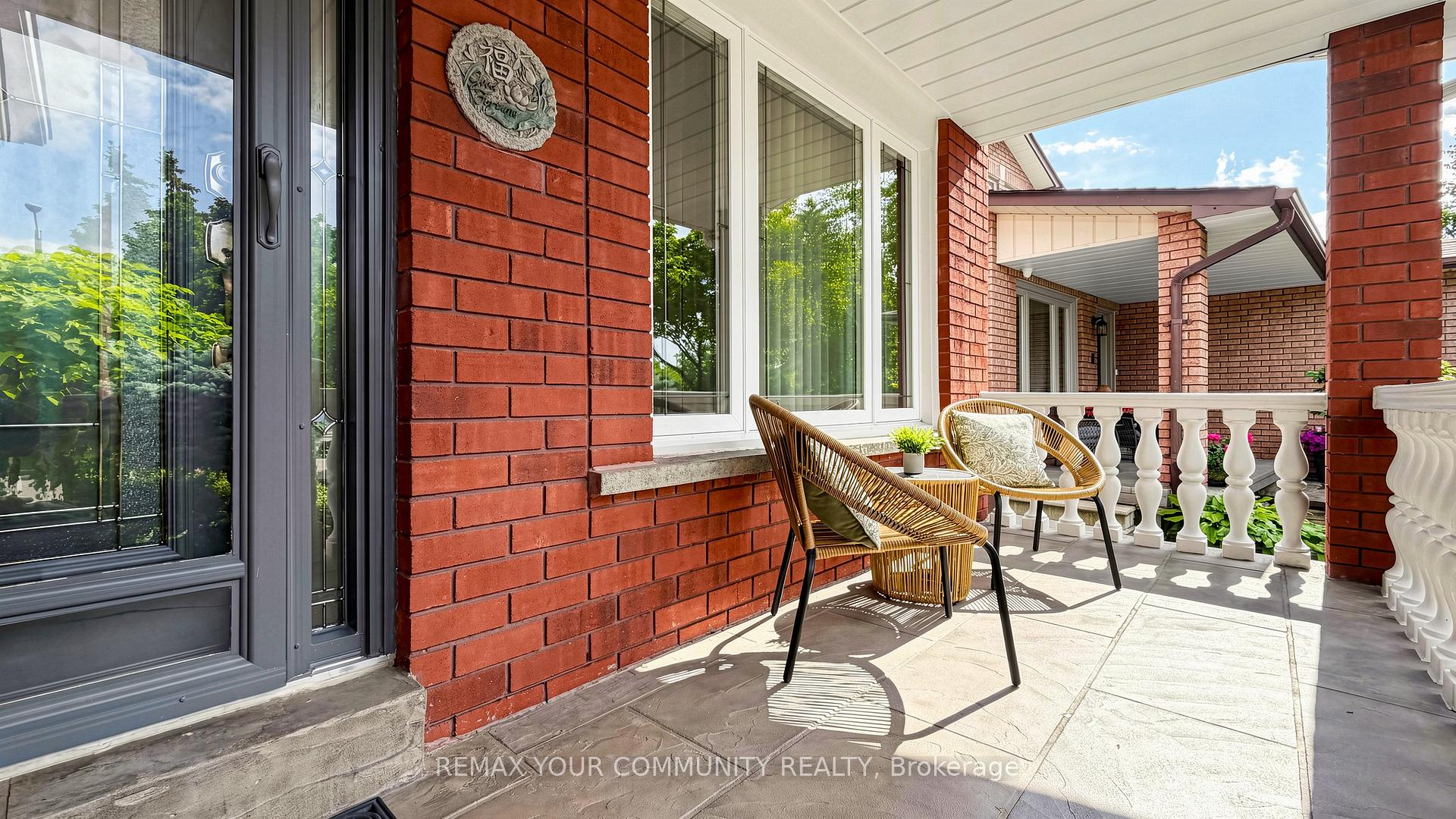 Photo 4 of 19 Ivano Mews, Vaughan, East Woodbridge — HOMEH