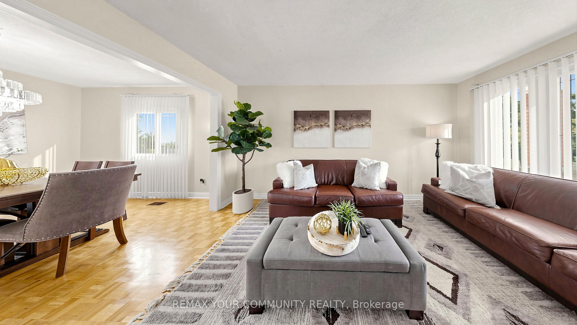 Photo 5 of 19 Ivano Mews, Vaughan, East Woodbridge — HOMEH