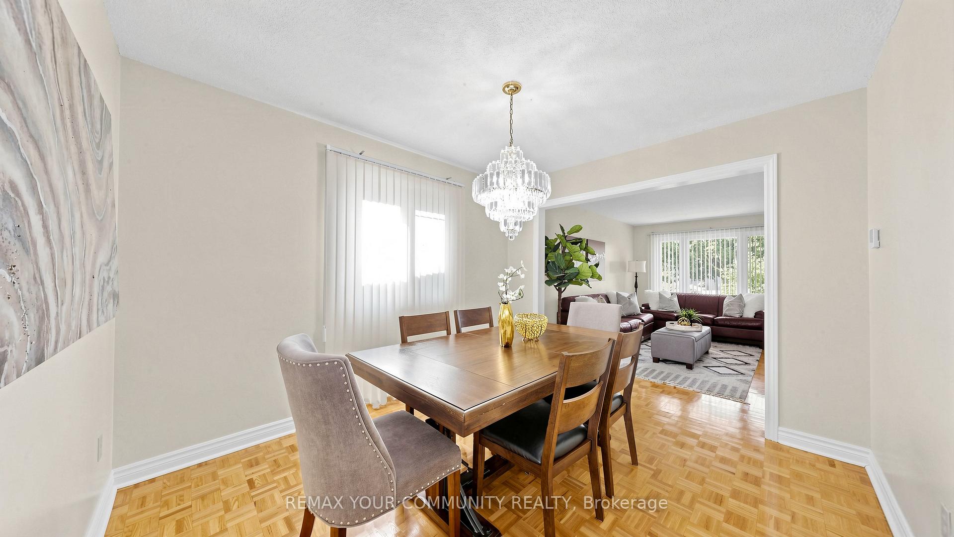 Photo 6 of 19 Ivano Mews, Vaughan, East Woodbridge — HOMEH
