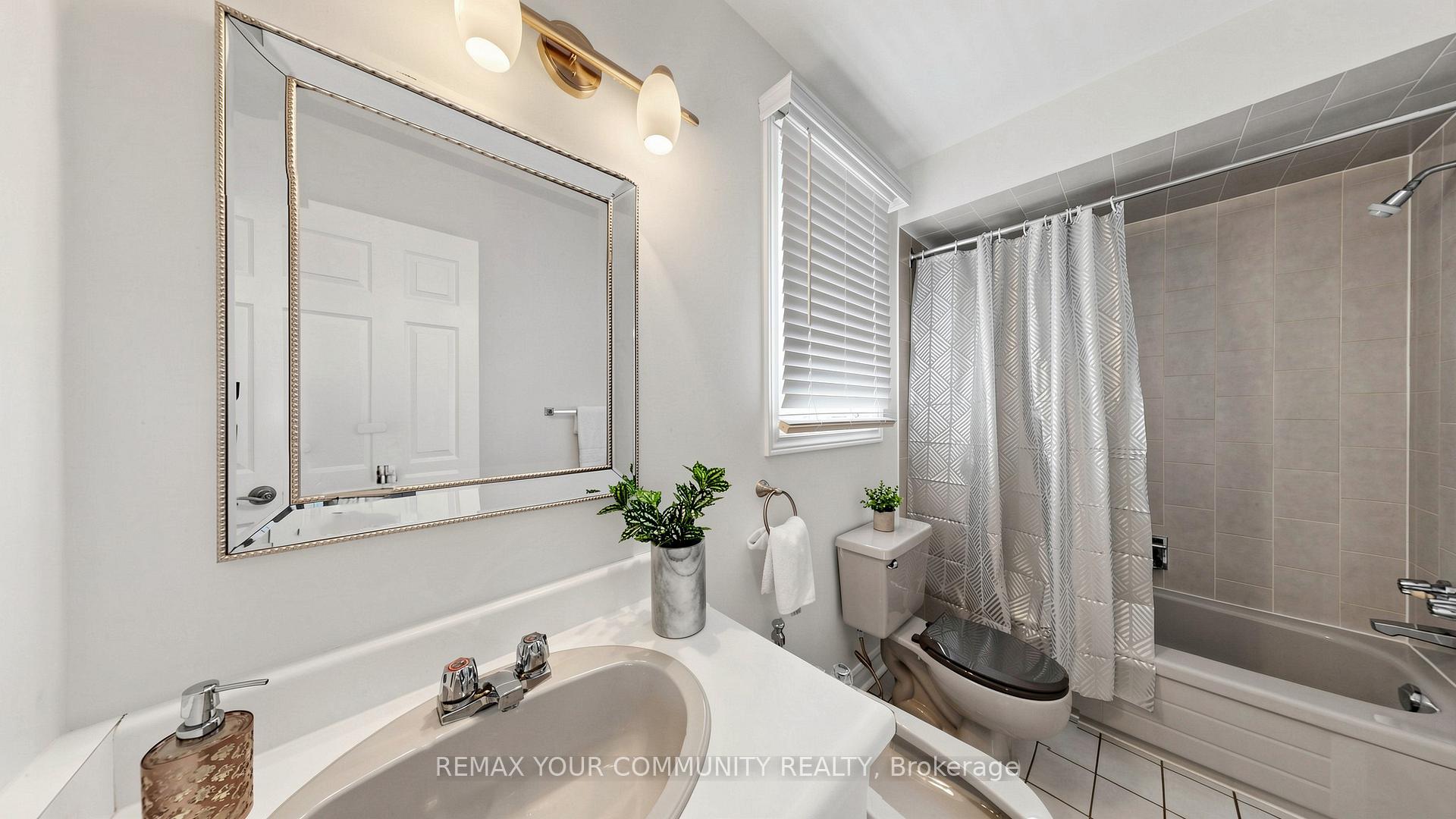 Photo 18 of 19 Ivano Mews, Vaughan, East Woodbridge — HOMEH