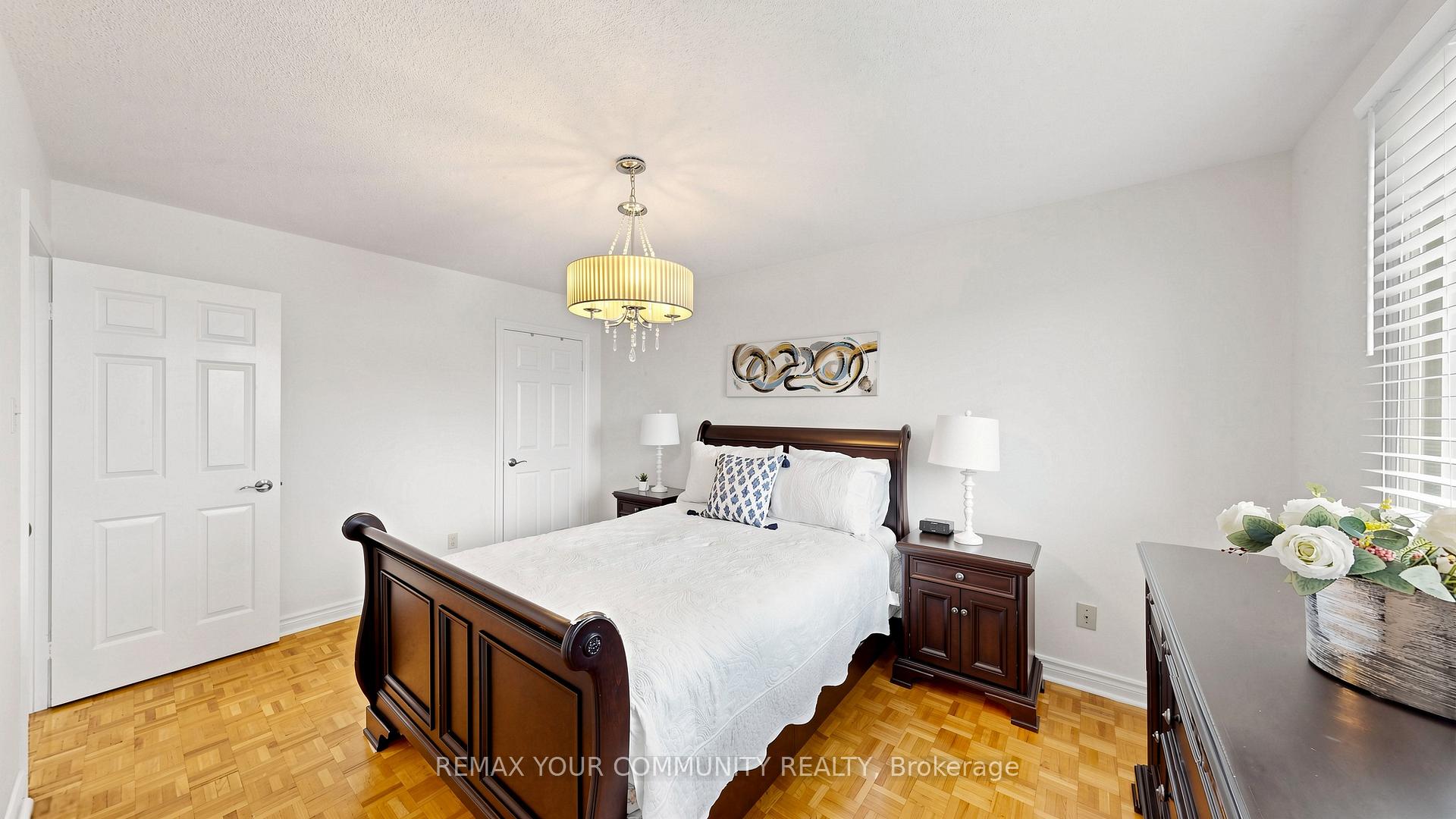 Photo 20 of 19 Ivano Mews, Vaughan, East Woodbridge — HOMEH