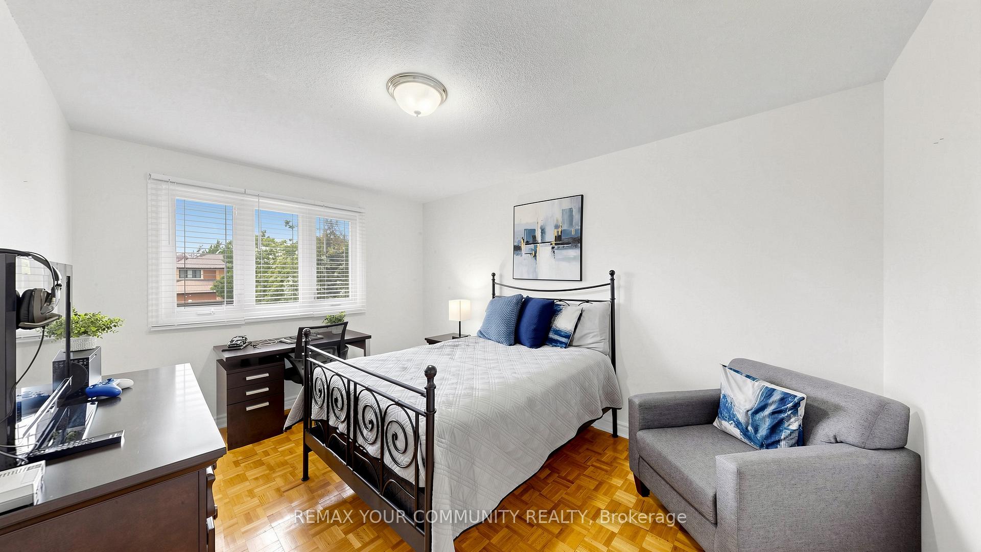 Photo 21 of 19 Ivano Mews, Vaughan, East Woodbridge — HOMEH
