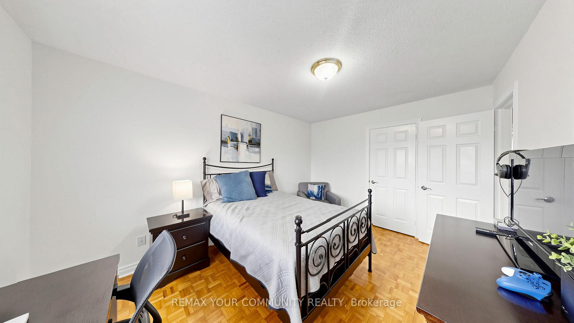 Photo 22 of 19 Ivano Mews, Vaughan, East Woodbridge — HOMEH