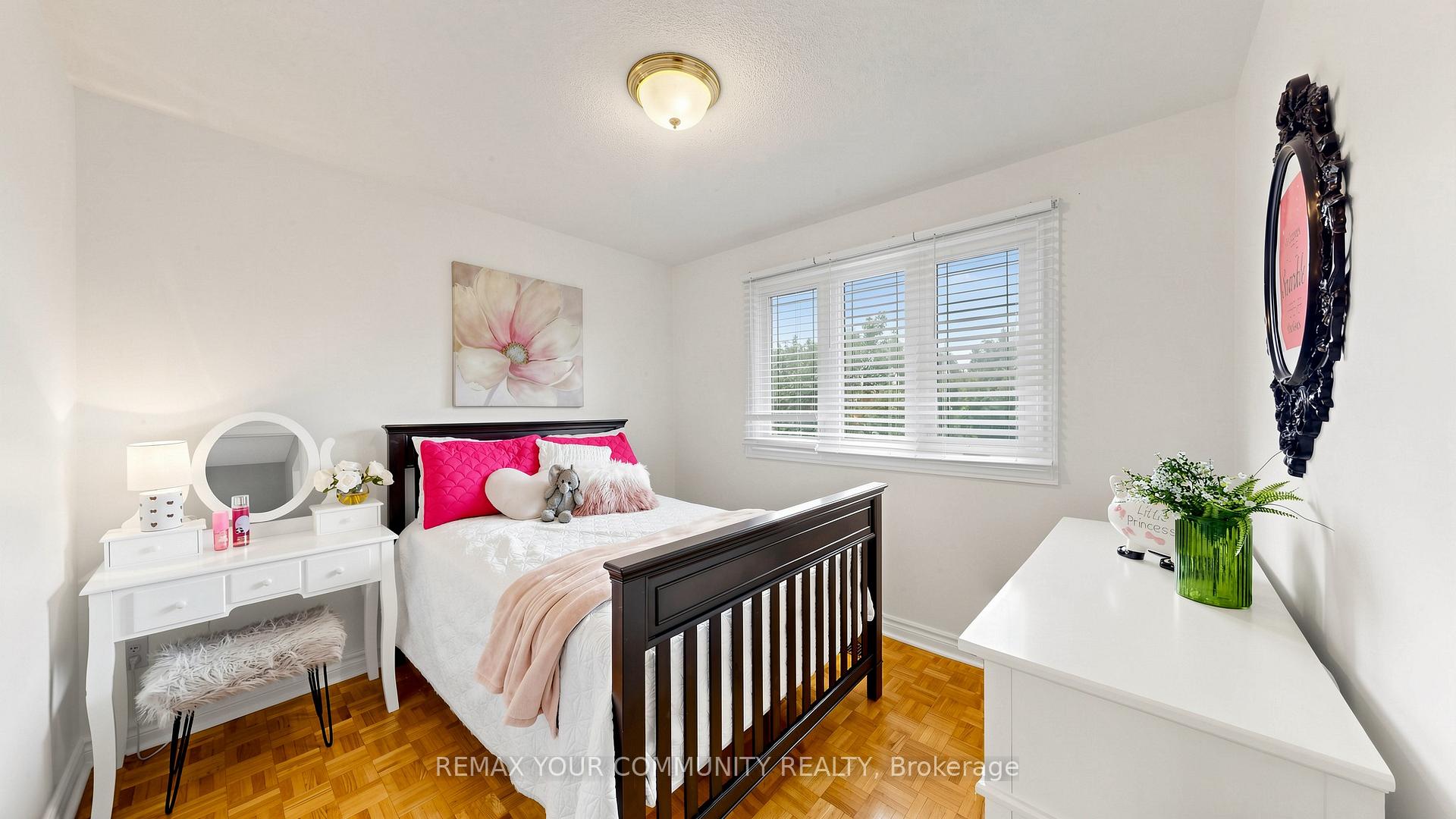 Photo 23 of 19 Ivano Mews, Vaughan, East Woodbridge — HOMEH