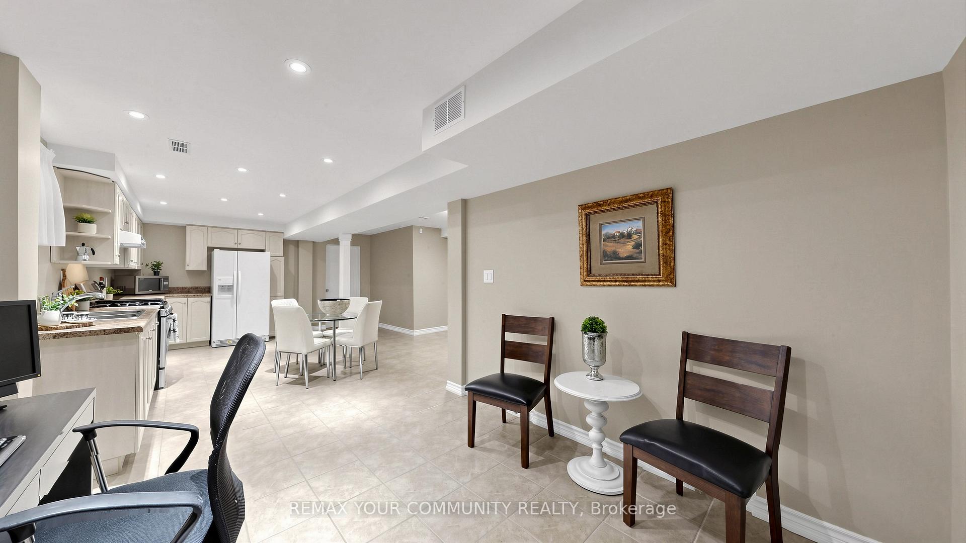Photo 27 of 19 Ivano Mews, Vaughan, East Woodbridge — HOMEH