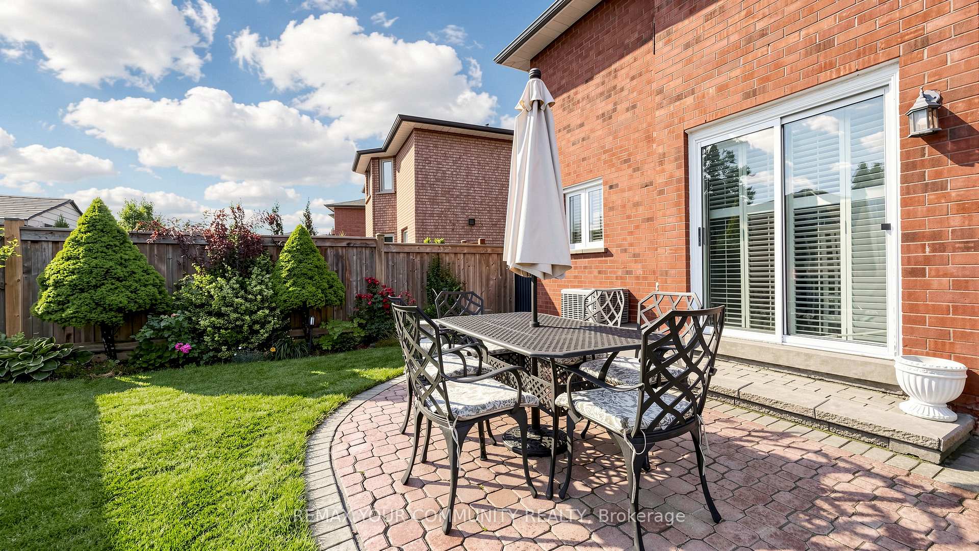 Photo 31 of 19 Ivano Mews, Vaughan, East Woodbridge — HOMEH