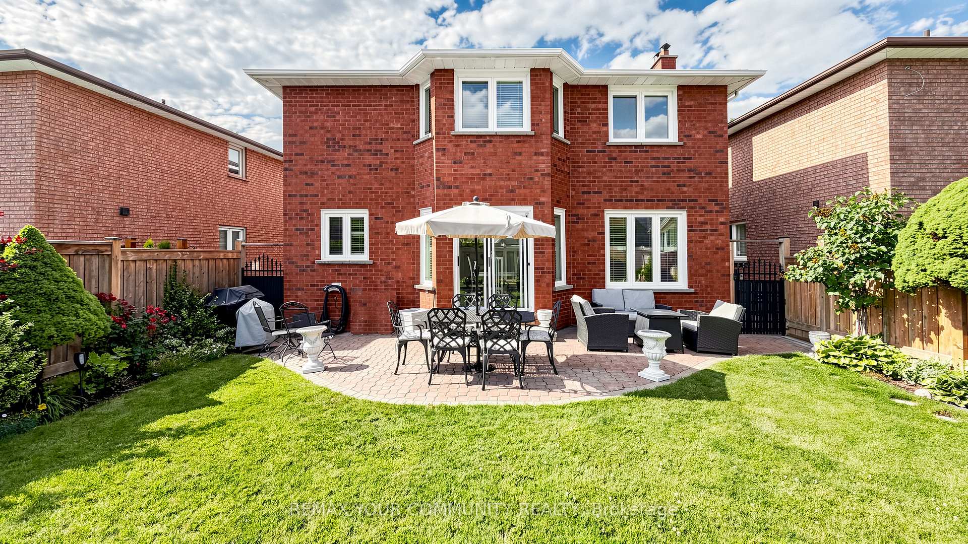 Photo 33 of 19 Ivano Mews, Vaughan, East Woodbridge — HOMEH