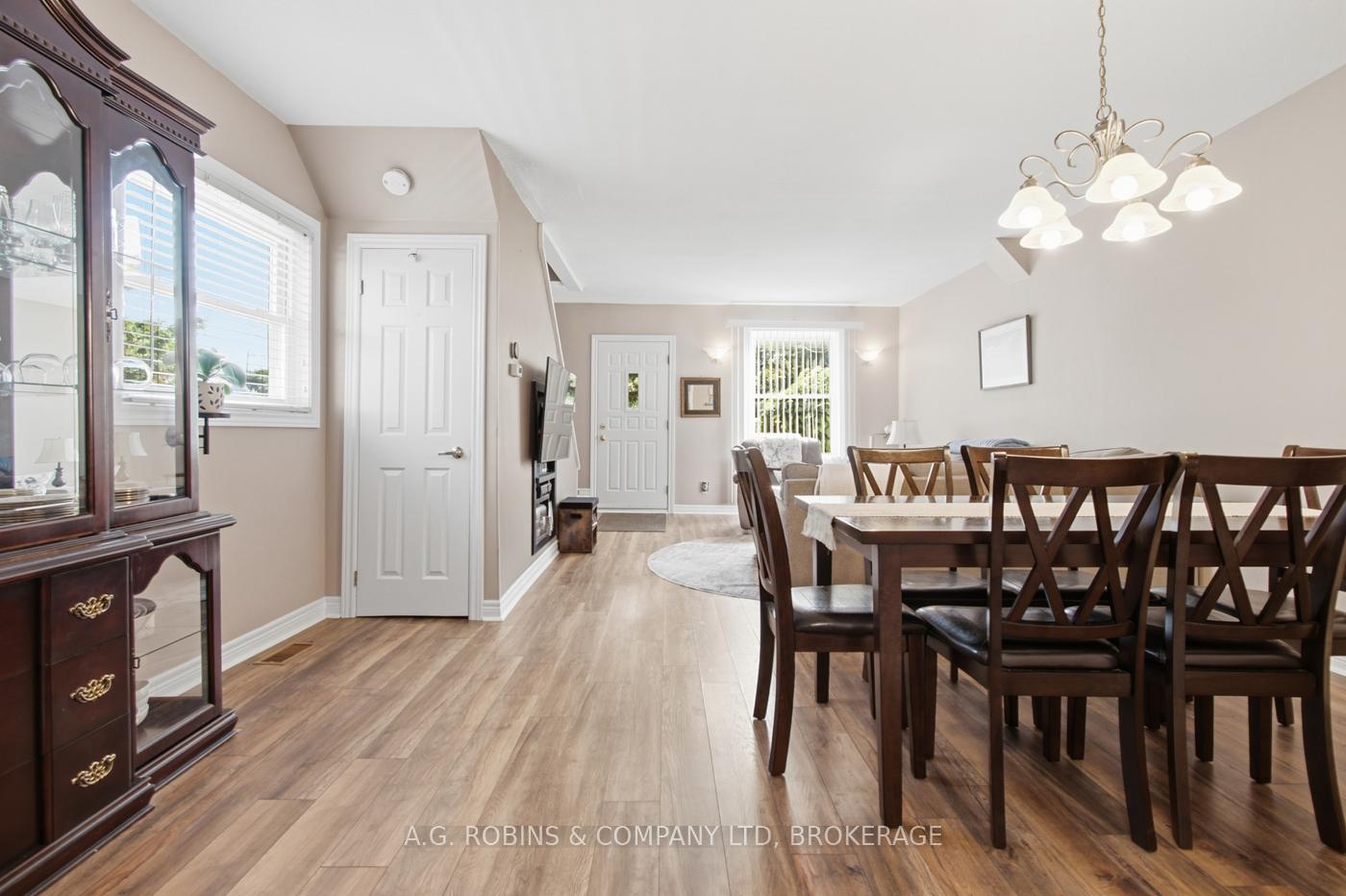 Photo 6 of 4 Clifford Avenue, Welland, Broadway — HOMEH
