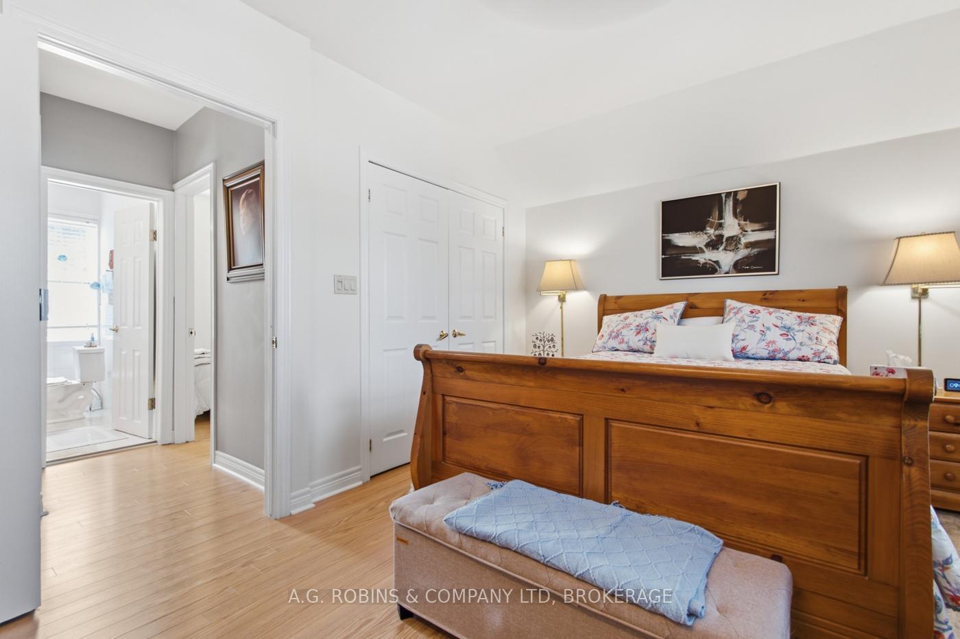 Photo 23 of 4 Clifford Avenue, Welland, Broadway — HOMEH